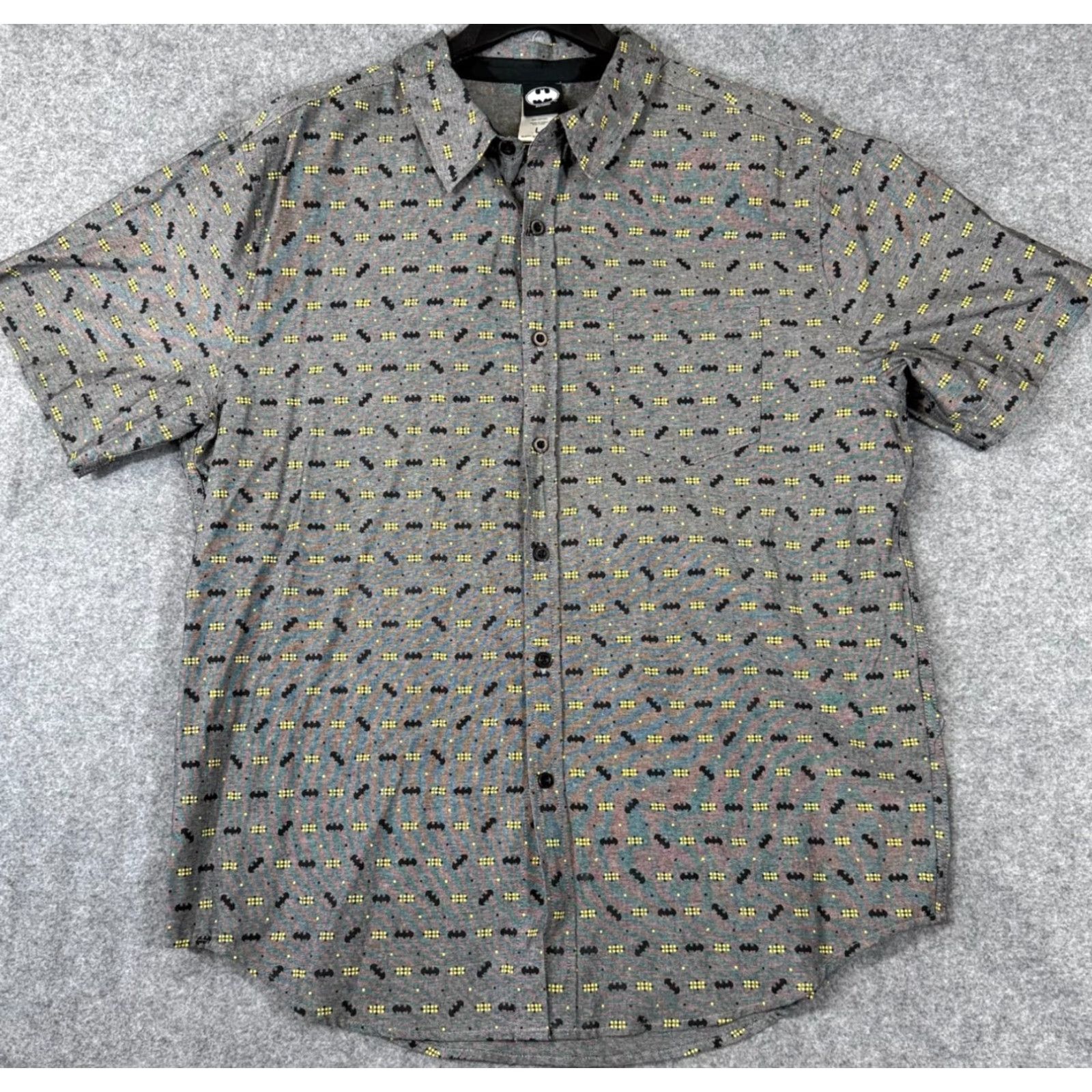 Vintage Batman Button-Up Camp Shirt Mens L Gray All Over Print Short Sleeve Pocket Shirt Size US L / EU 52-54 / 3 - 2 Thumbnail