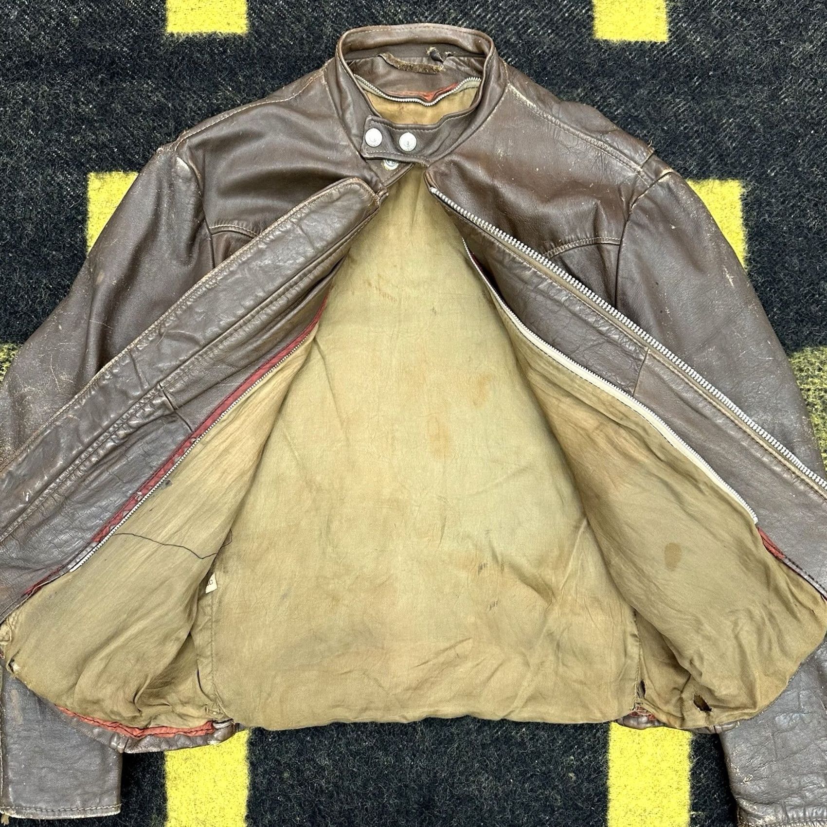Schott VINTAGE Schott Brown Leather Cafe Racer Motorcycle Jacket 60/70s Distressed M/L Size US M / EU 48-50 / 2 - 4 Thumbnail