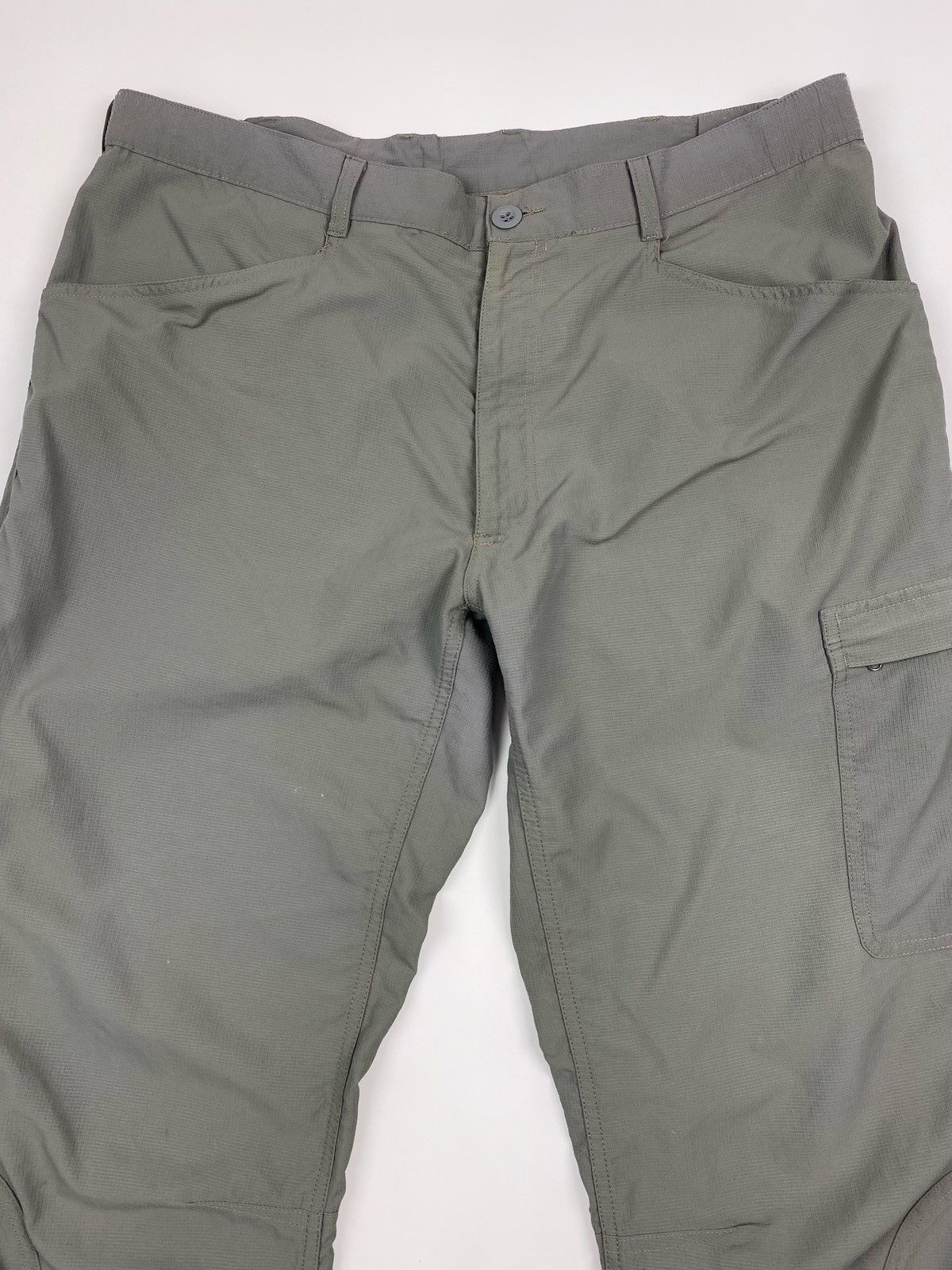 Patagonia 2000’s Distressed Patagonia Ripstop Nylon Hiking Pants Size US 36 / EU 52 - 4 Thumbnail