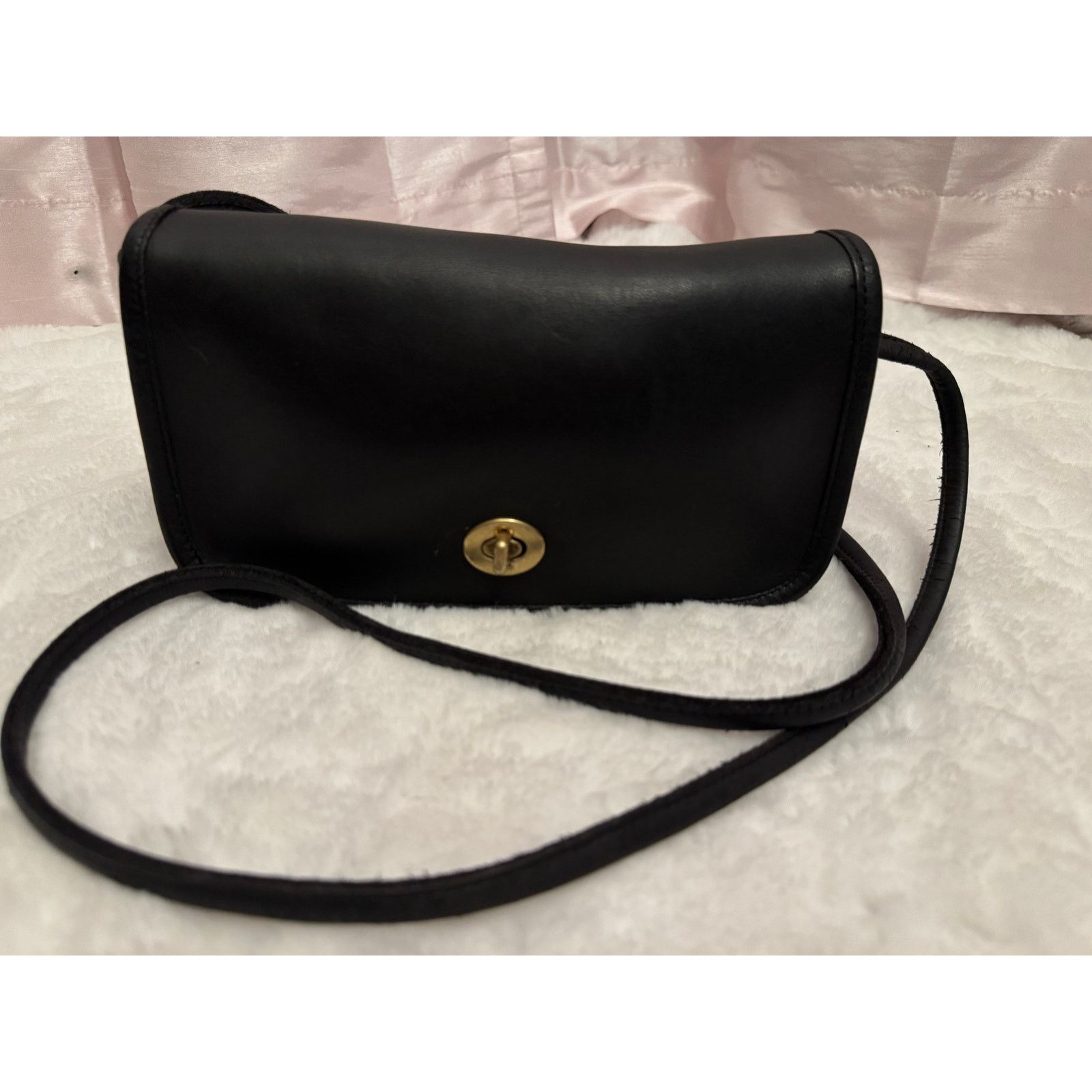 Coach Beautiful Rich Black Vintage 1990s Coach 2065 Dinky Purse Size ONE SIZE - 1 Thumbnail