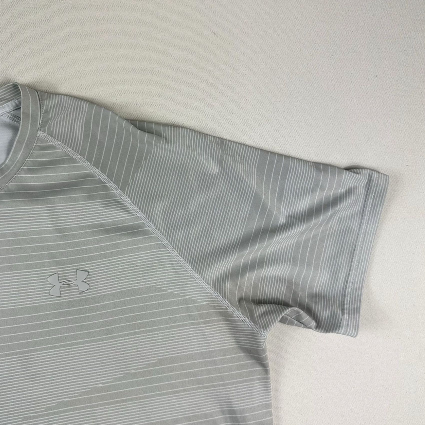 Under Armour Under Armour Short Sleeve Shirt Men's XL Gray Active Training Loose Gym Shirt Size US XL / EU 56 / 4 - 5 Thumbnail
