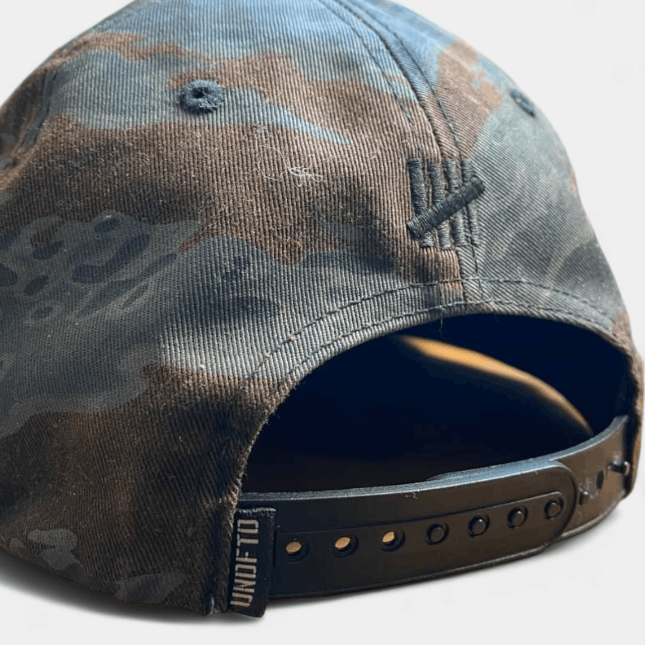 Undefeated Undefeated Play Dirty Embroidered Tiger Stripe Snapback Hat Size ONE SIZE - 6 Thumbnail