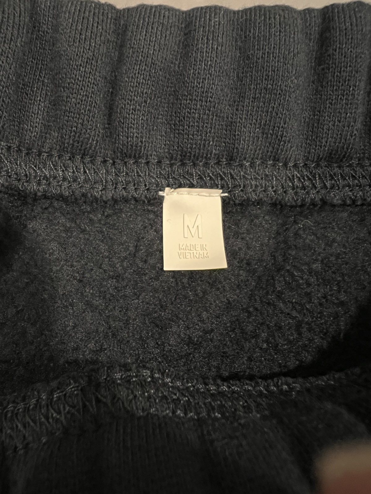 Essentials Fear of god essentials jet black classic sweatshorts Size L Size US 32 / EU 48 - 6 Thumbnail