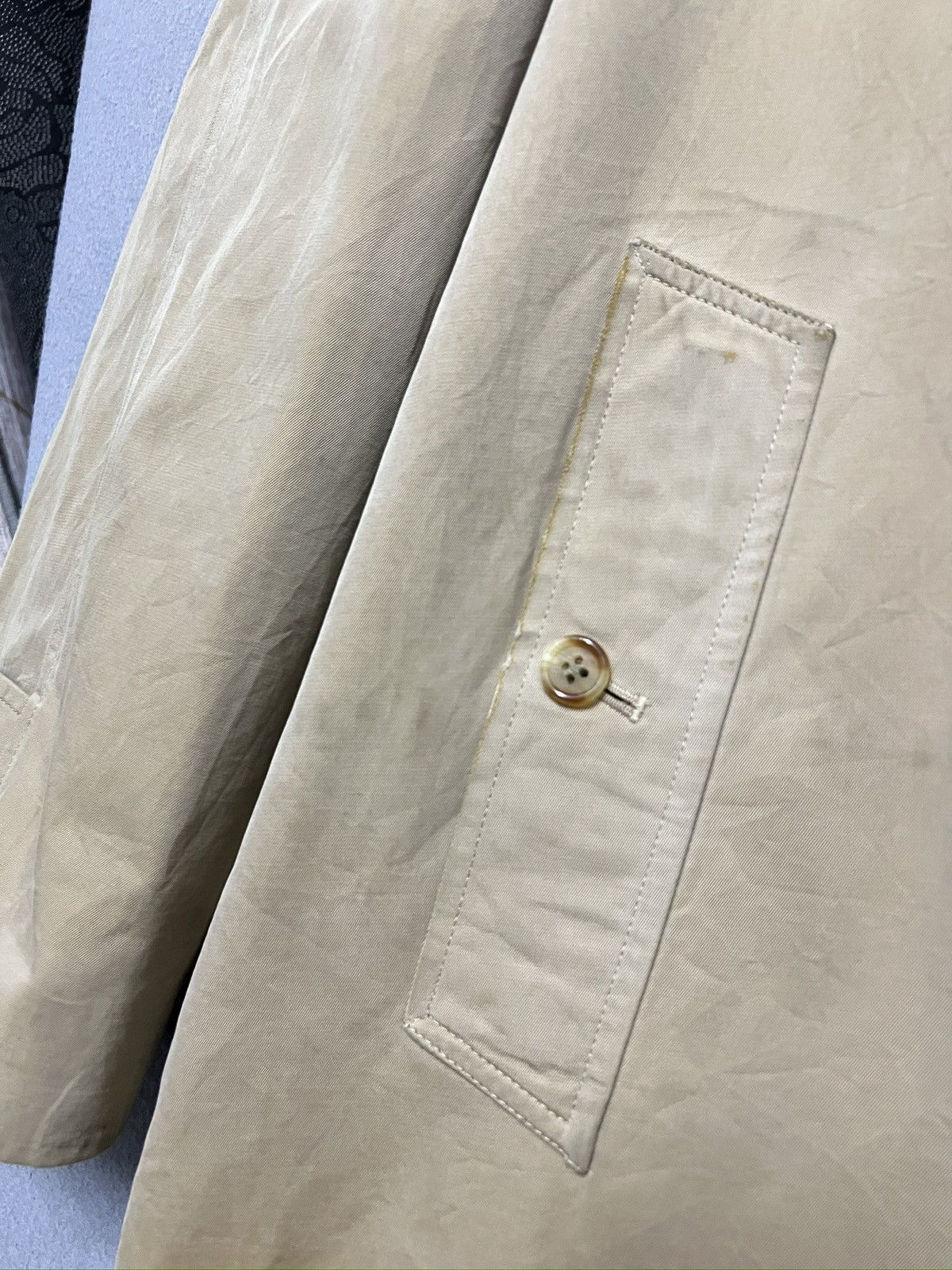 Burberry 346. Vintage Burberrys Maruzen Tokyo trench coat Size US L / EU 52-54 / 3 - 3 Thumbnail