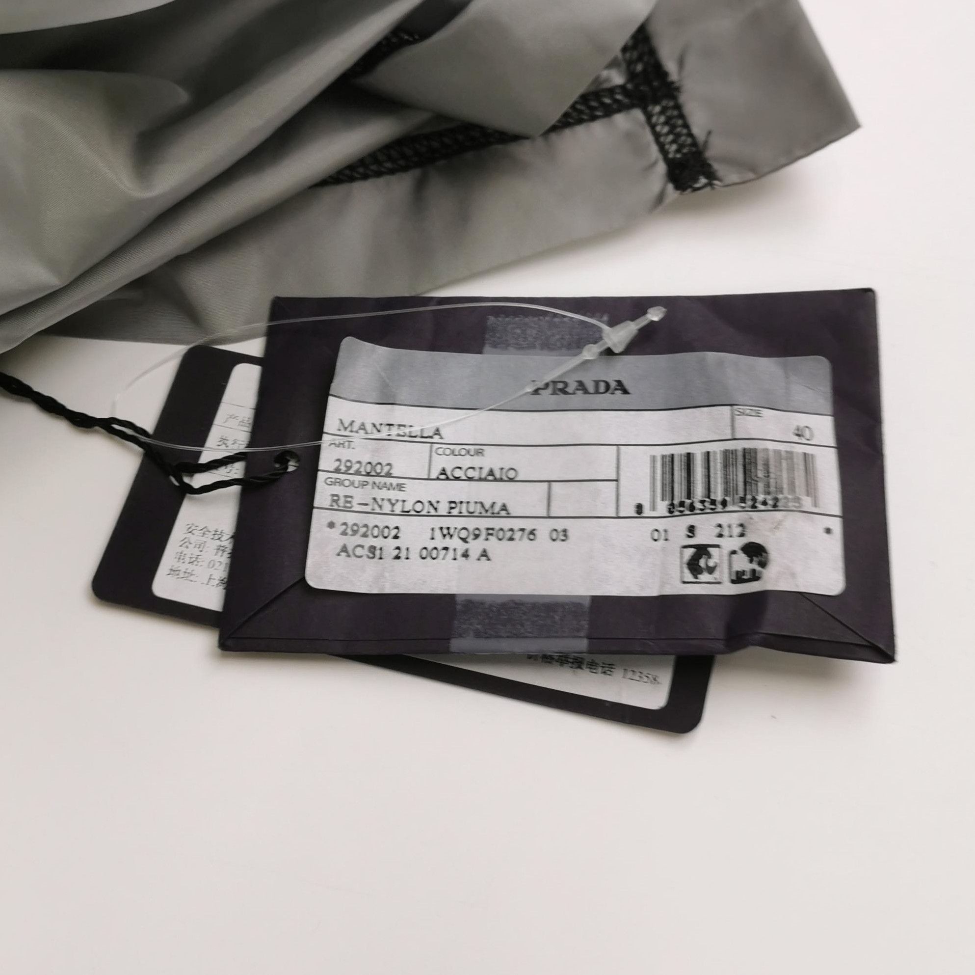 Prada Prada Hooded Triangle Logo Cape Poncho . Size M / US 6-8 / IT 42-44 - 3 Thumbnail