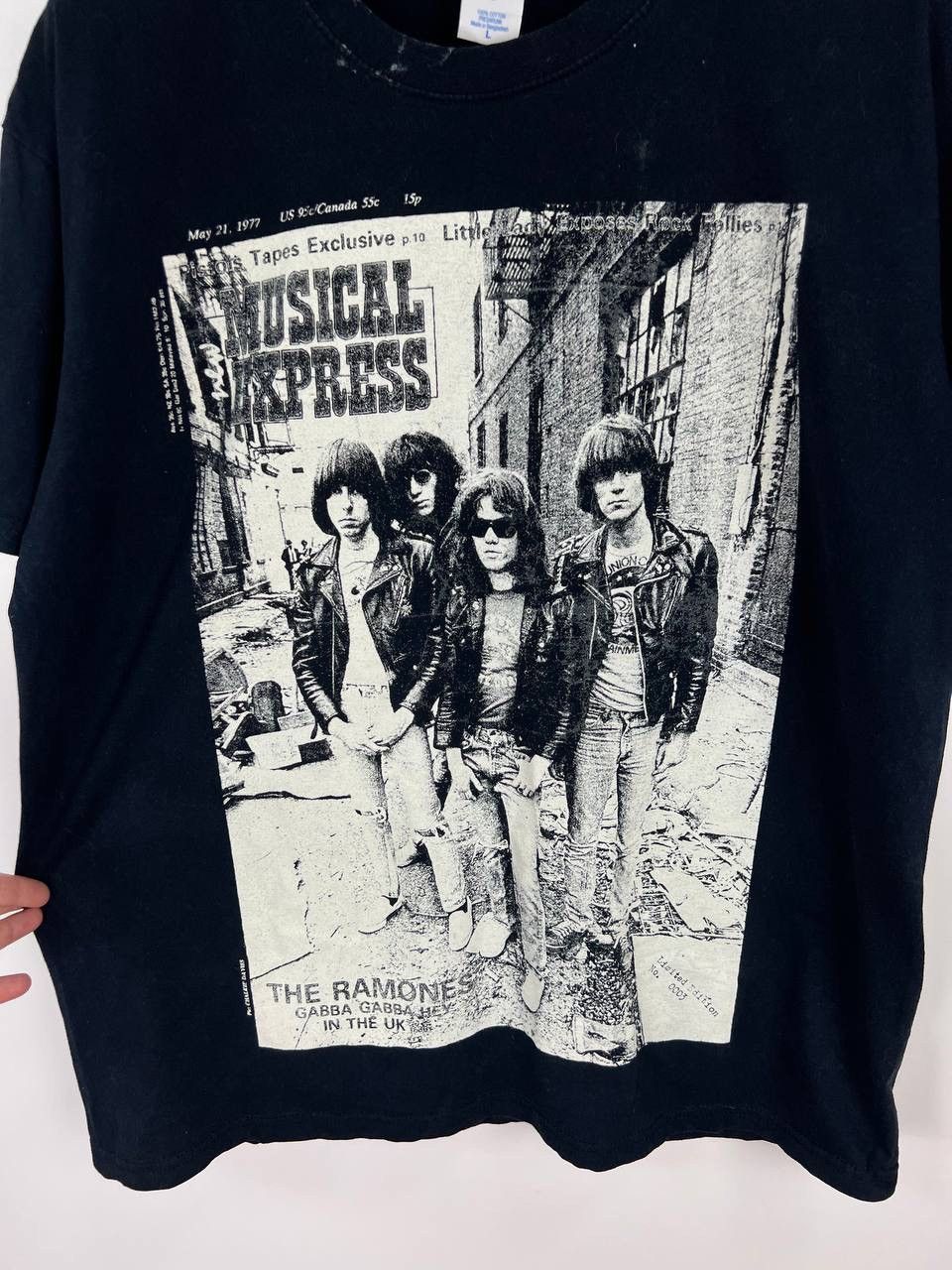 Vintage The Ramones band t-shirts size L Size US L / EU 52-54 / 3 - 6 Thumbnail