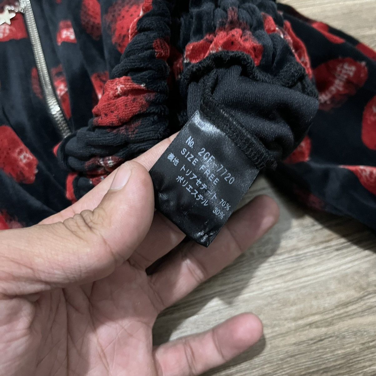 Hysteric Glamour Hysteric Glamour Strawberry Skull Velour Jacket Size S / US 4 / IT 40 - 8 Thumbnail