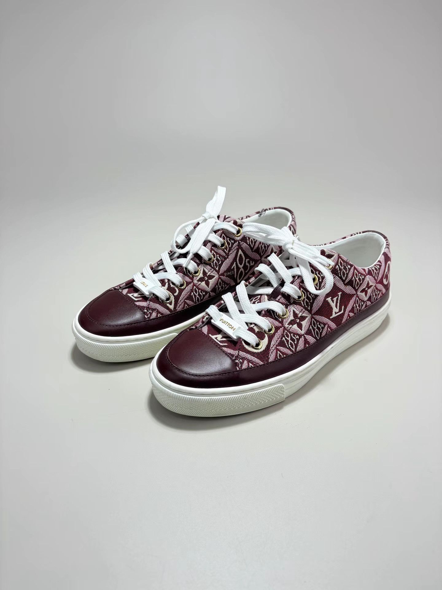 Louis Vuitton LV Burgundy 1854 Logo Low-Top Sneakers Size US 6 / IT 36 - 1 Thumbnail
