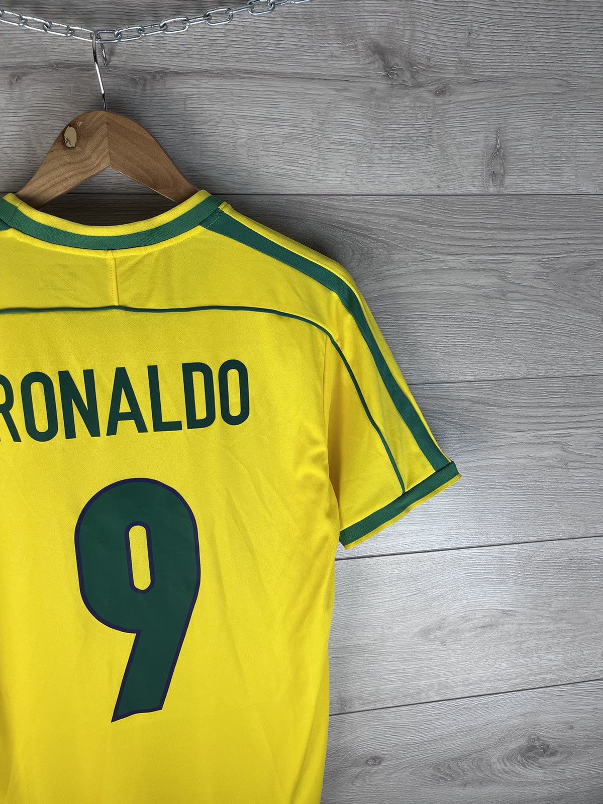 Vintage men’s soccer jersey Brazil 🇧🇷 Ronaldo #9 size M