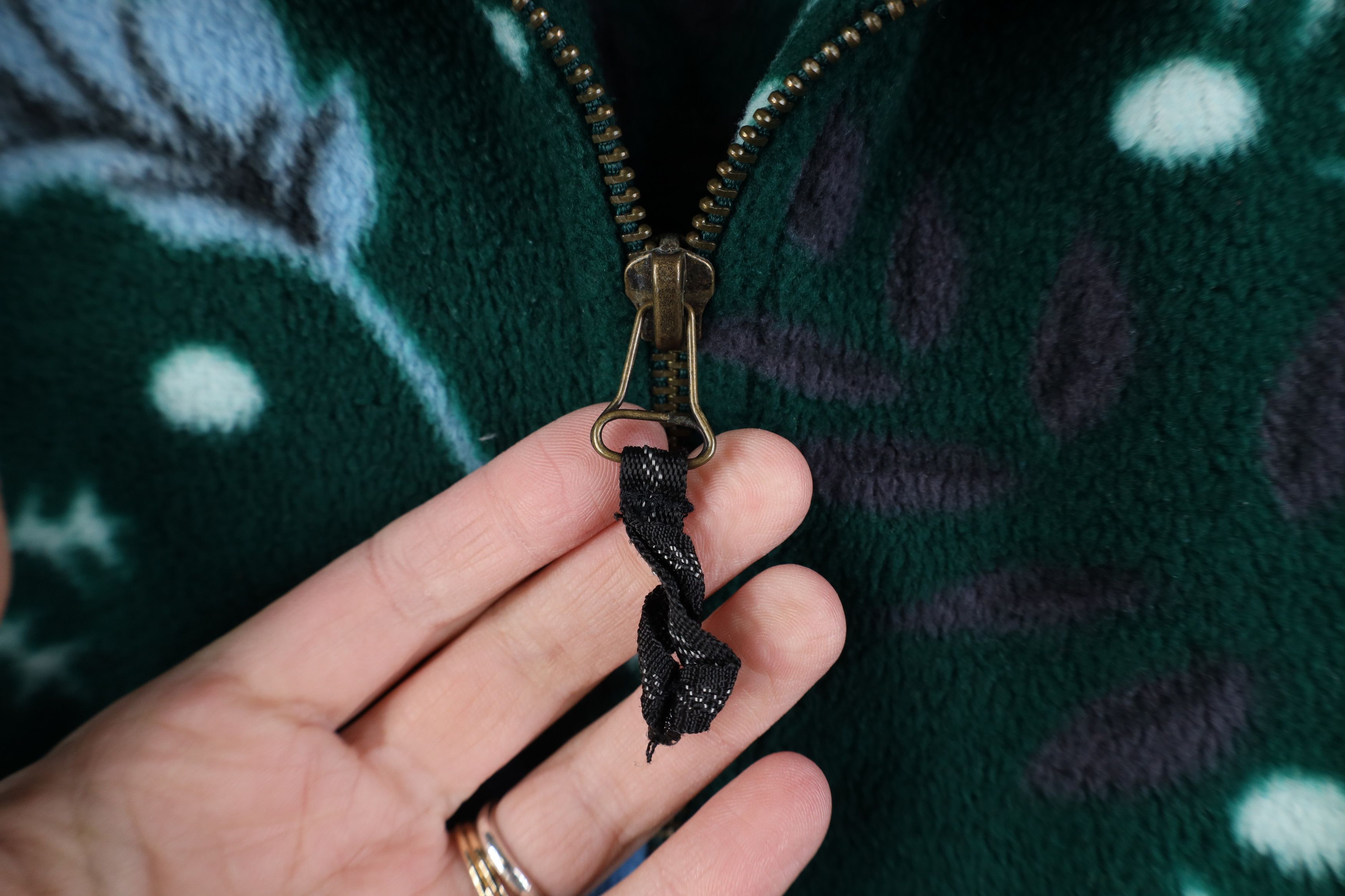 Vintage Vintage 90s Streetwear Leaf All Over Print Fleece Sweater Size L / US 10 / IT 46 - 4 Thumbnail