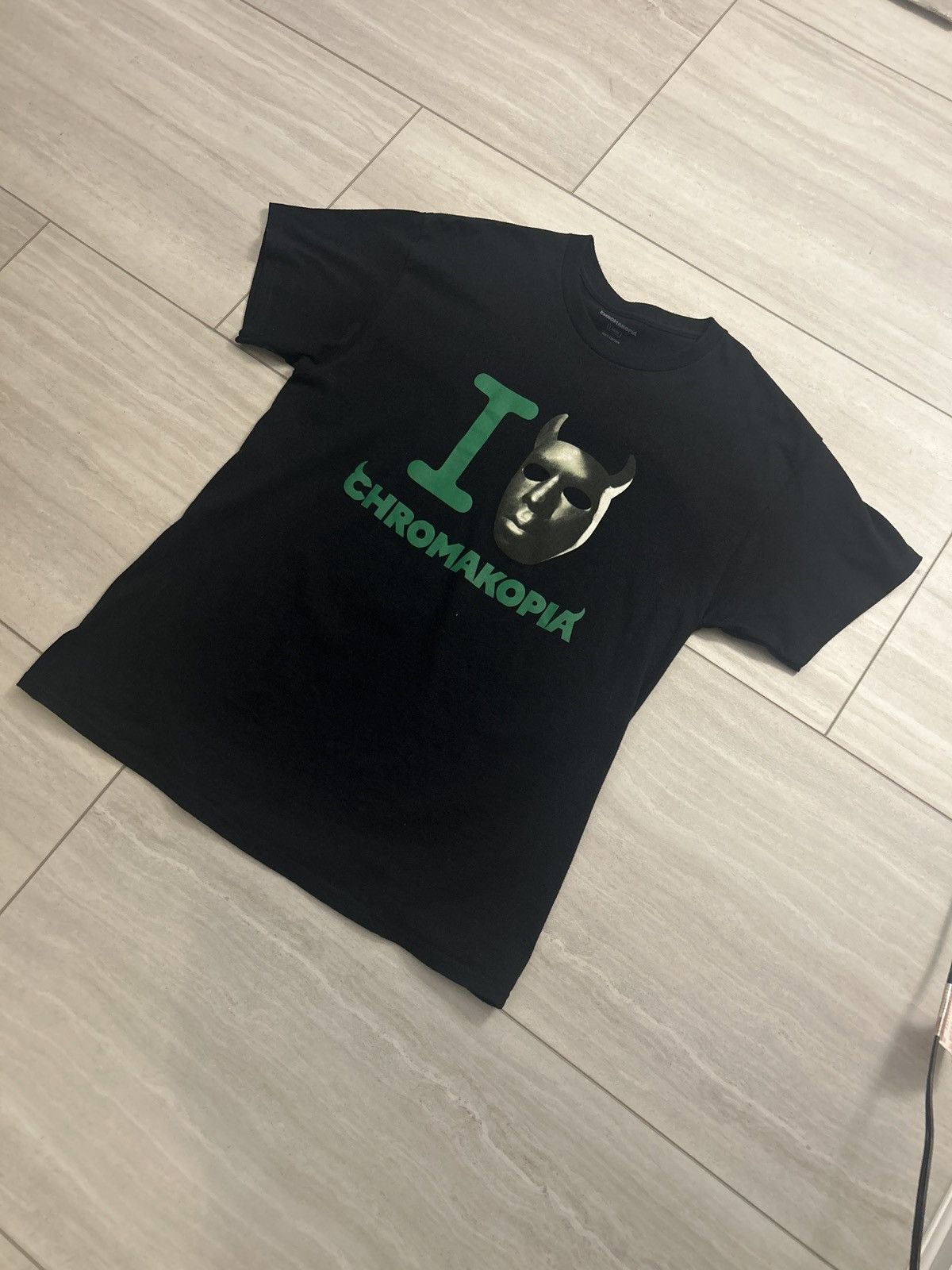 CHROMAKOPIA NOID TEE Mサイズ CHROMAKOPIA NOID TEE Mサイズ