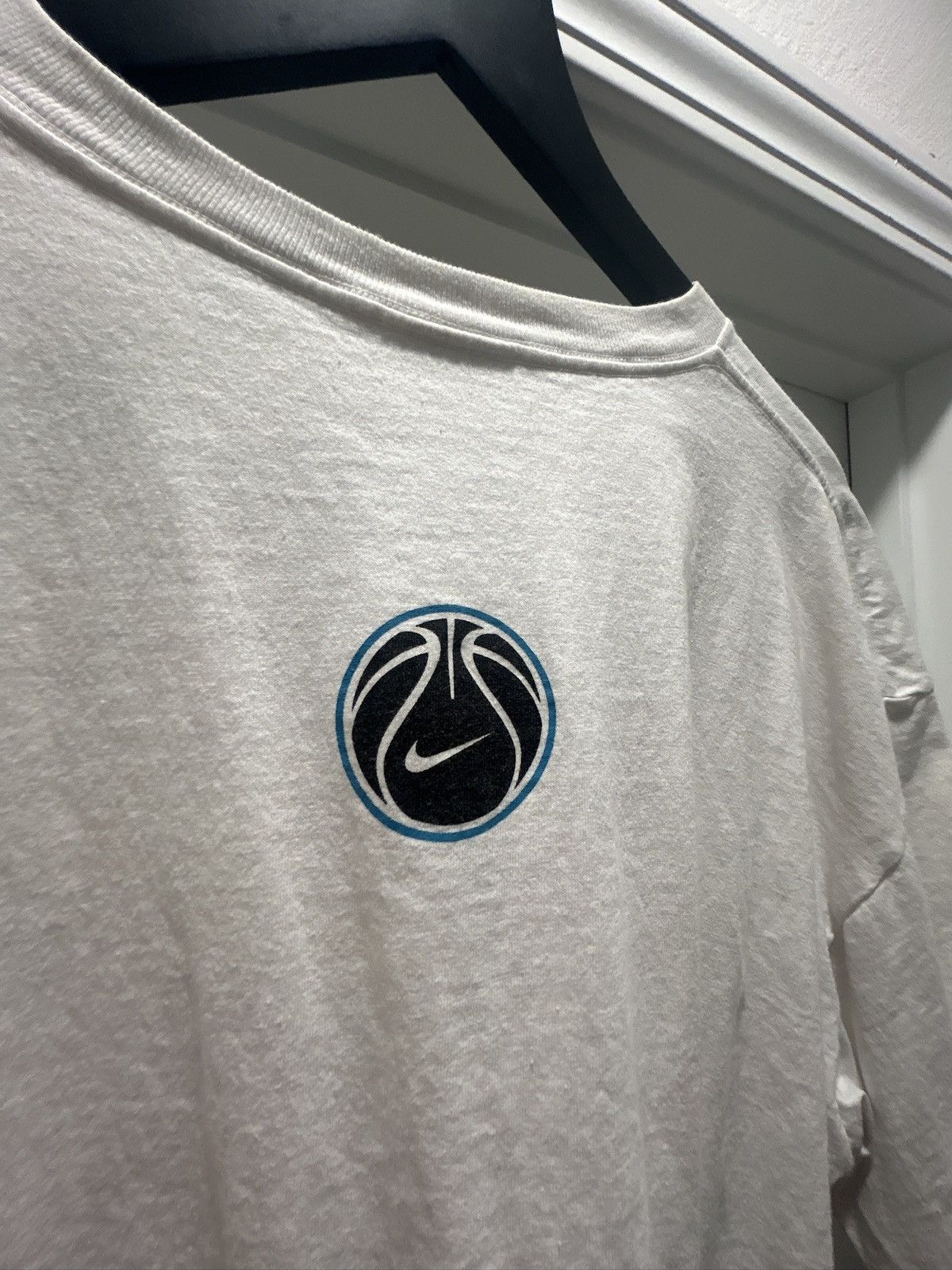Other Nike “killer splash” Y2K basketball tee Size US XL / EU 56 / 4 - 5 Thumbnail