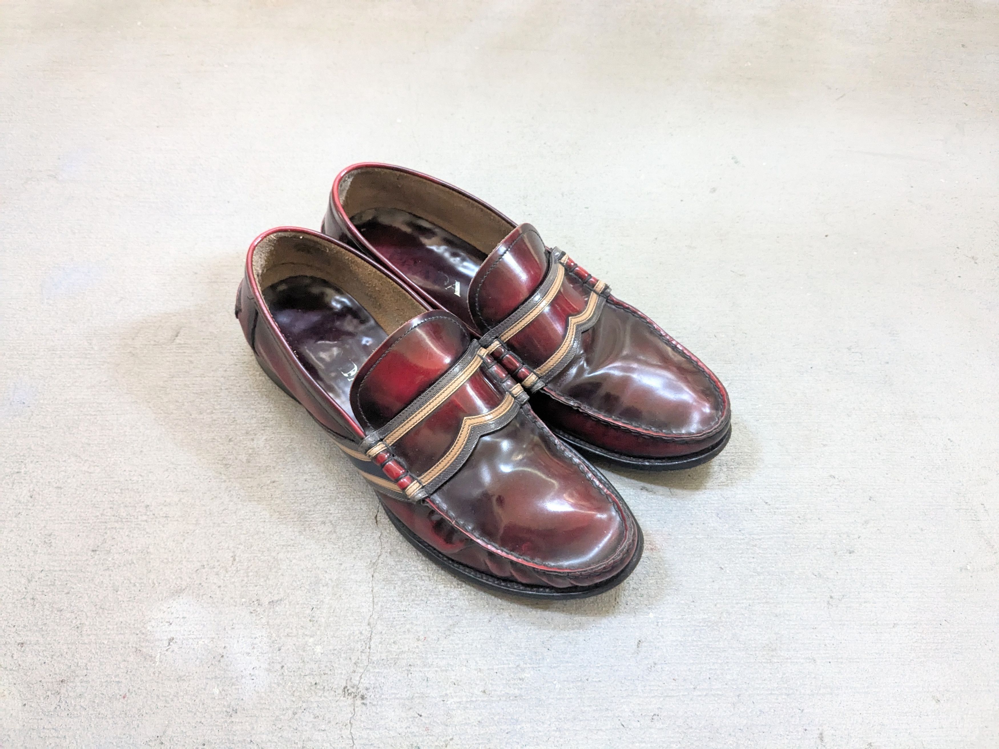 Prada Prada Loafers Red Leather 10.5 Black Slip Ons Italy Size US 10.5 / EU 43-44 - 1 Thumbnail