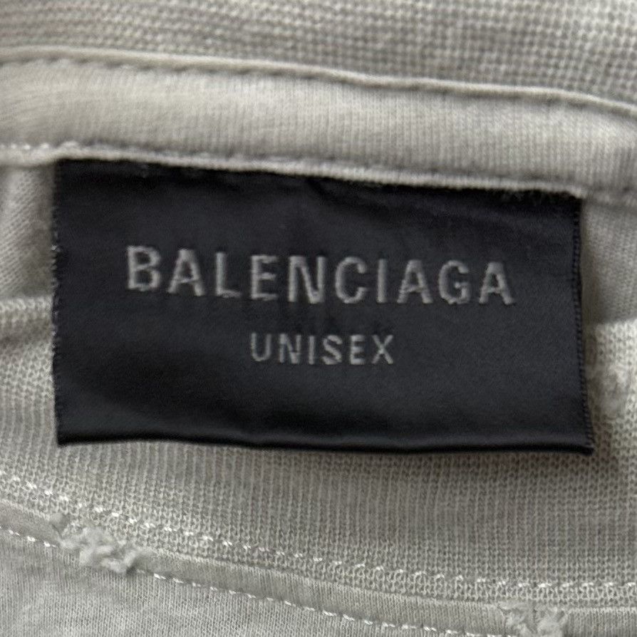 Balenciaga Balenciaga Neck Logo Distressed Long Sleeve T-Shirt Size US L / EU 52-54 / 3 - 4 Thumbnail