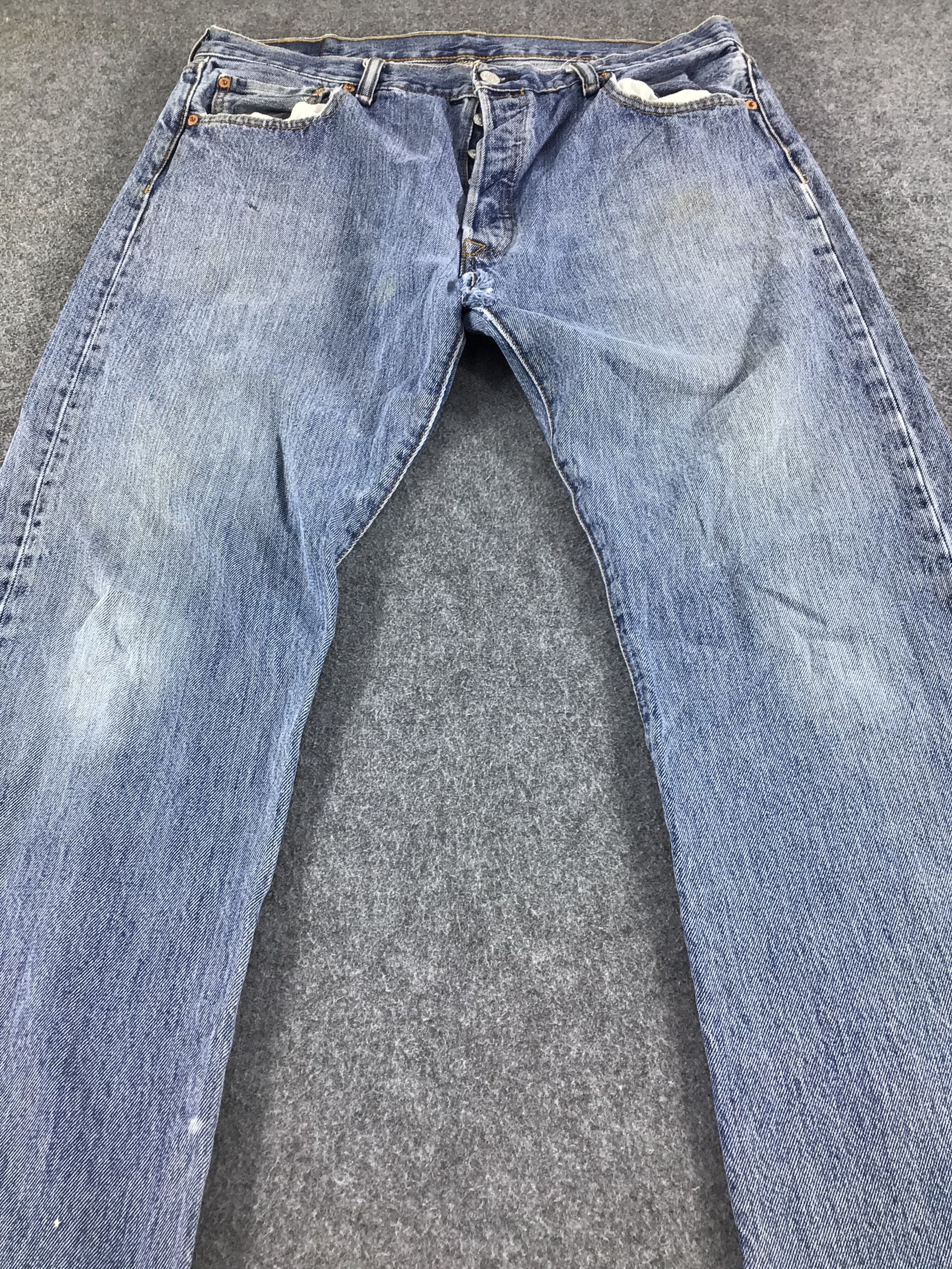 Levi's Distress Vintage Levis 501 Jeans Faded Blue Denim -J409 Size US 36 / EU 52 - 3 Thumbnail