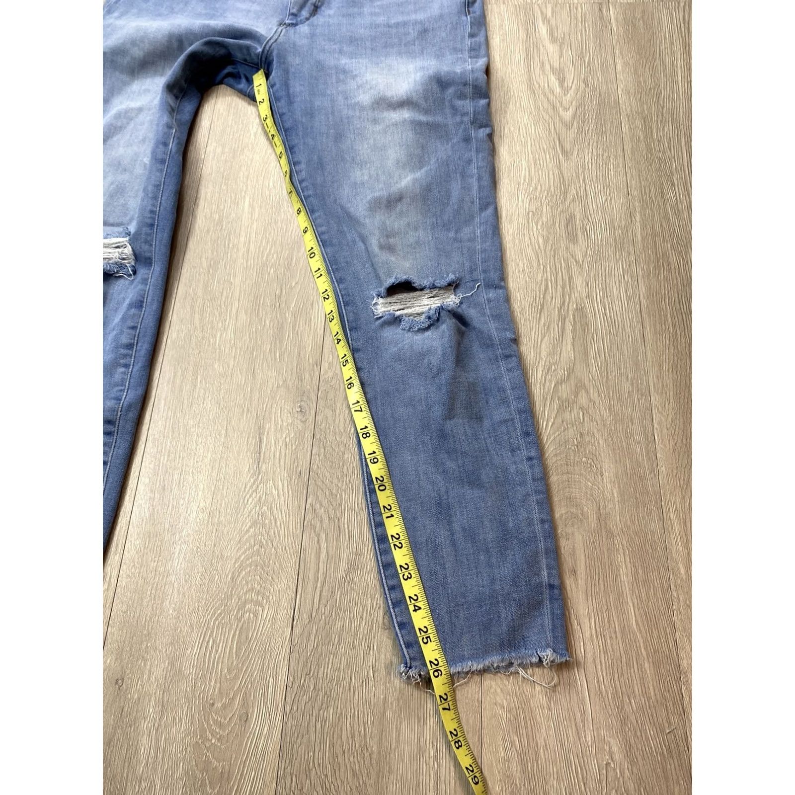 Banana Republic VINTAGE? No. Banana Republic Skinny Jeans Womens 31 Blue High Rise Crop Distressed denim 5-Pocket Stretch Raw Hem Girls? Size 24" / US 00 / IT 34 - 6 Thumbnail