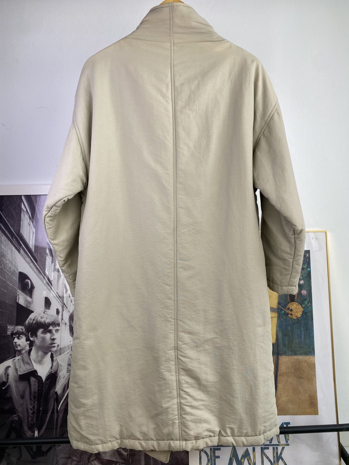 Emporio Armani 1990’s Armani Metallic Closures Quilted Beige Long Coat Size US L / EU 52-54 / 3 - 6 Thumbnail