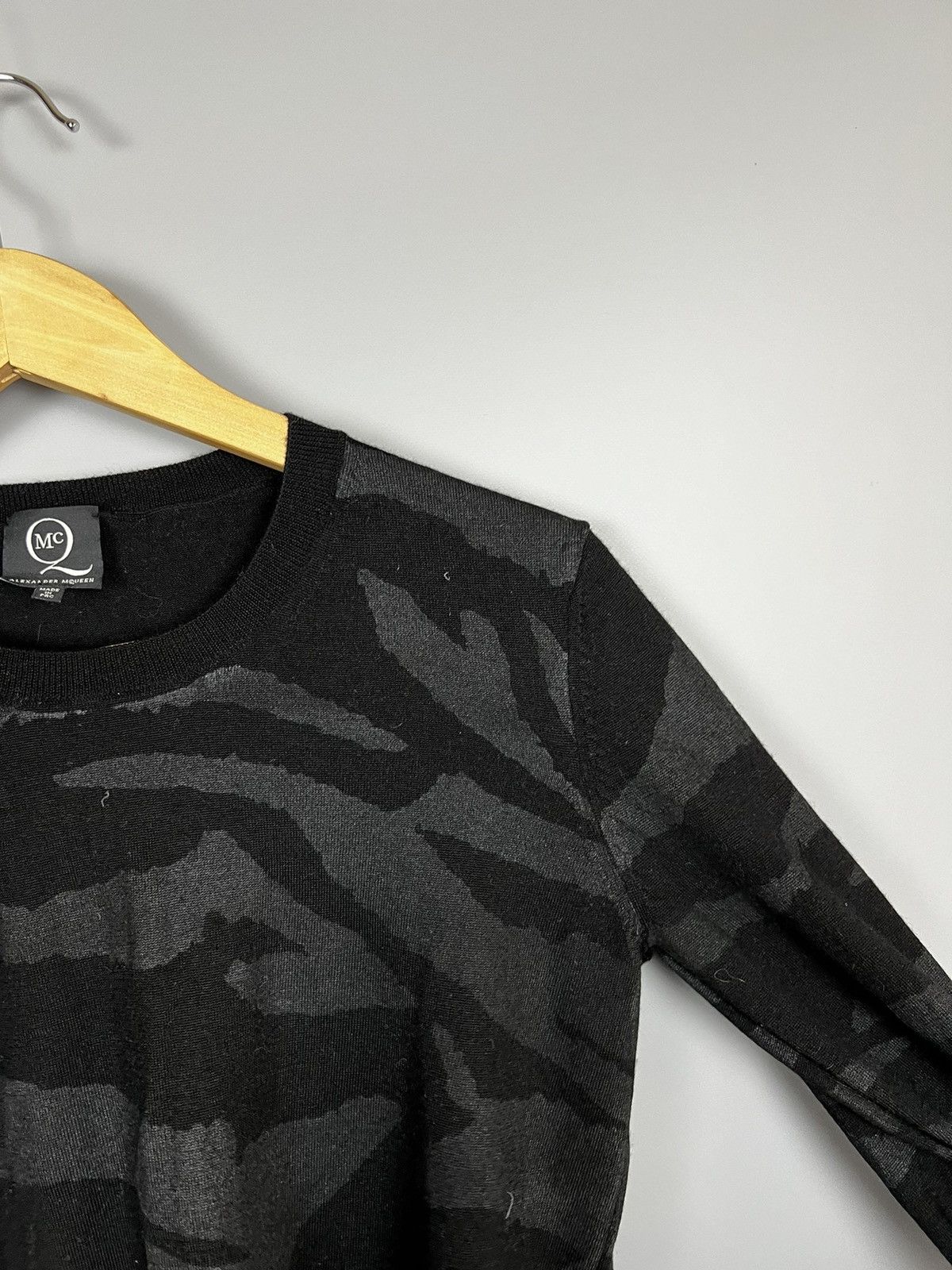 Alexander McQueen MCQ Alexander McQueen black camouflage long sleeve sweater Size M / US 6-8 / IT 42-44 - 6 Thumbnail