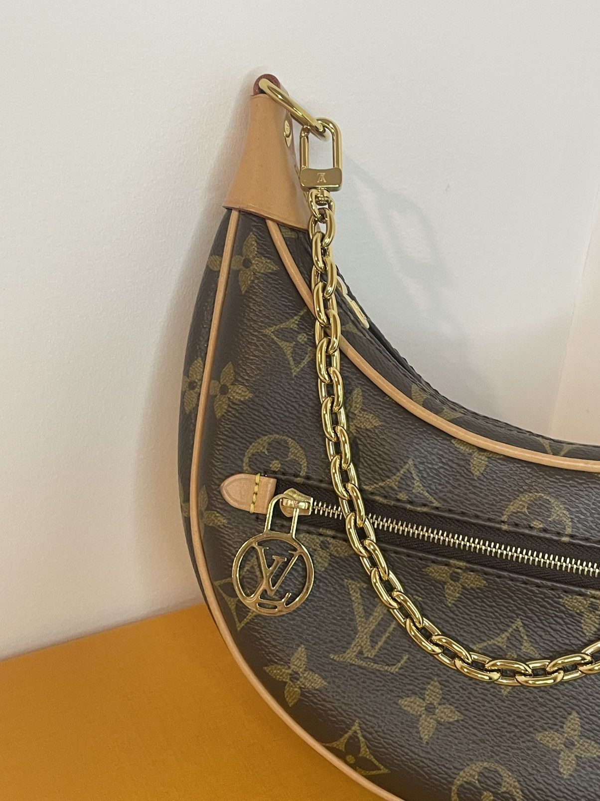 Louis Vuitton Authentic Louis Vuitton Loop PM bag Size ONE SIZE - 4 Thumbnail