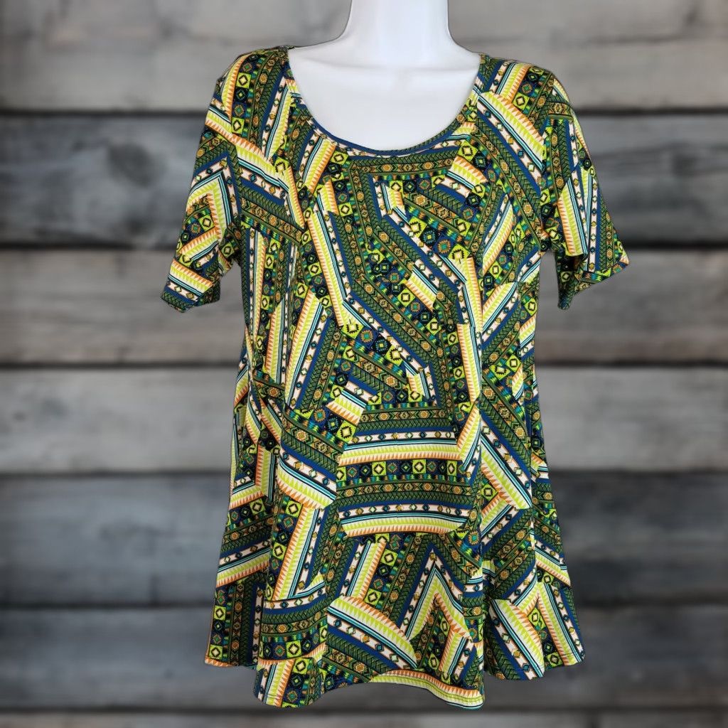 Vintage LuLaRoe Womens Perfect T Sz Small Green Blue Short Sleeve Shirt Womens Slim Fit T-Shirt 96% polyester 4% spandex Size 28" / US 6 / IT 42 - 1 Thumbnail