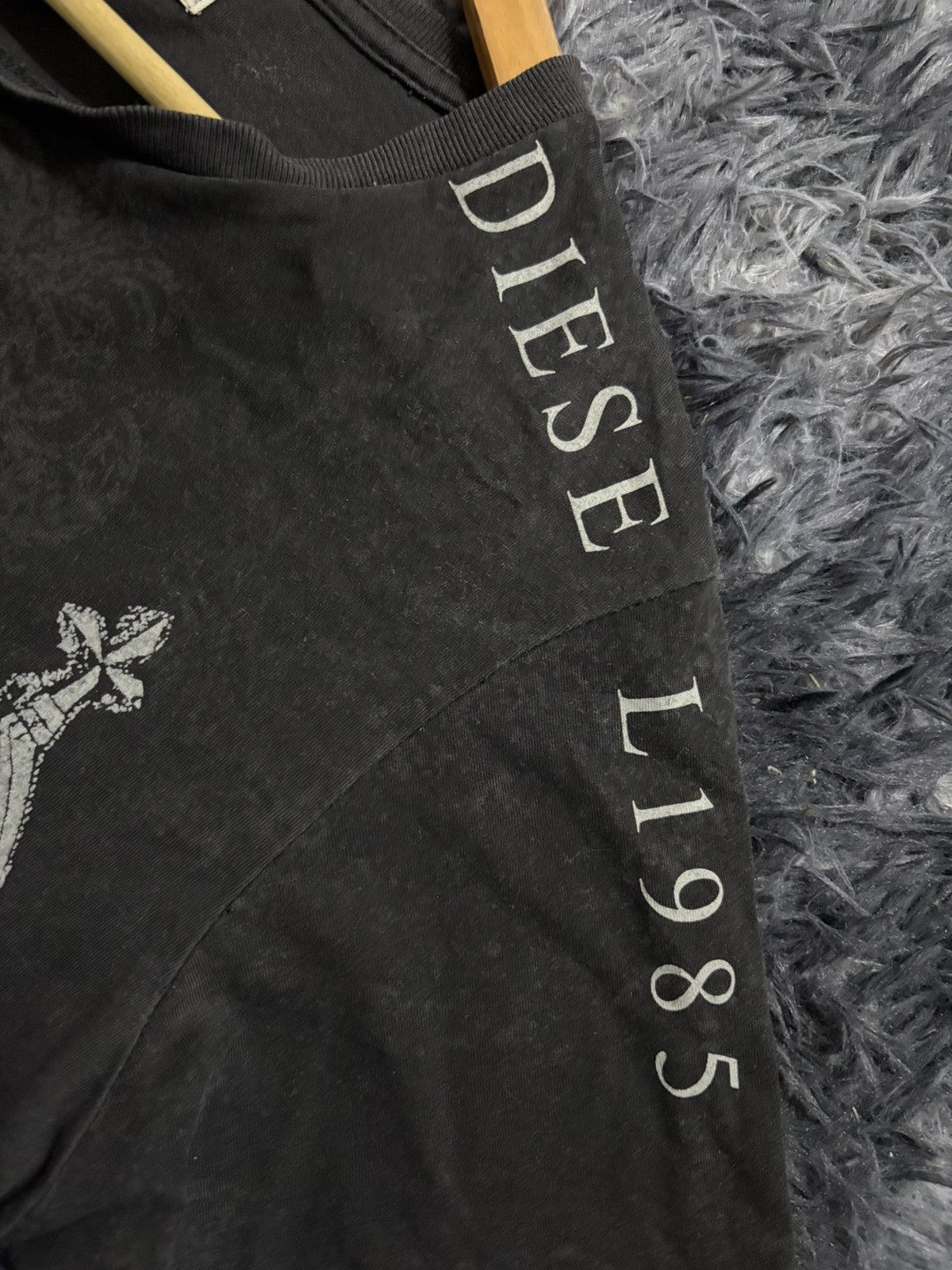 Diesel 🔥HOT🔥 VINTAGE DIESEL BIG LOGO VERY RARE TEE Size US S / EU 44-46 / 1 - 4 Thumbnail