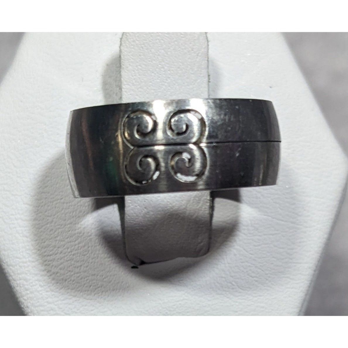 Other Vintage Floral Engraved Silver Tone Wide Band Ring Size 6 Size ONE SIZE - 1 Thumbnail