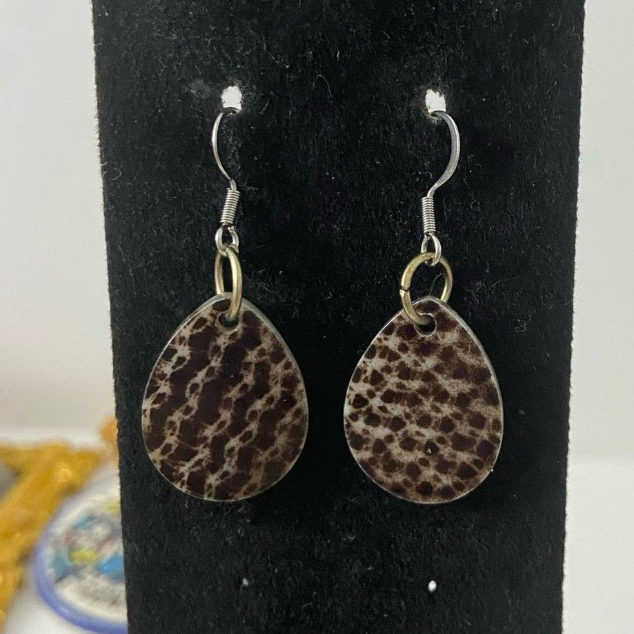 Handmade shell teardrop earrings Size ONE SIZE - 1 Thumbnail