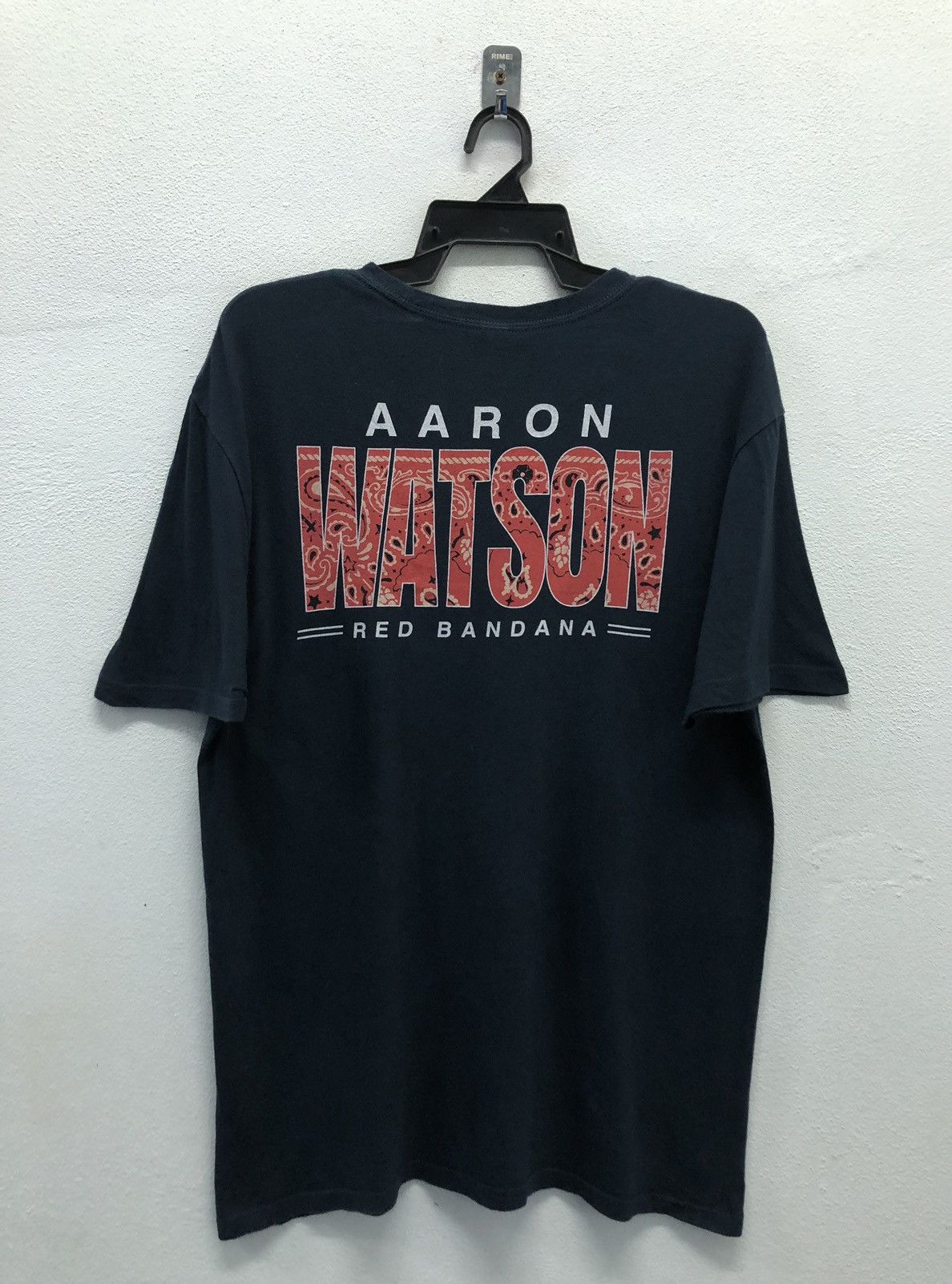 Vintage Vintage Aaron Watson Red Bandana T-Shirt Size US L / EU 52-54 / 3 - 1 Thumbnail
