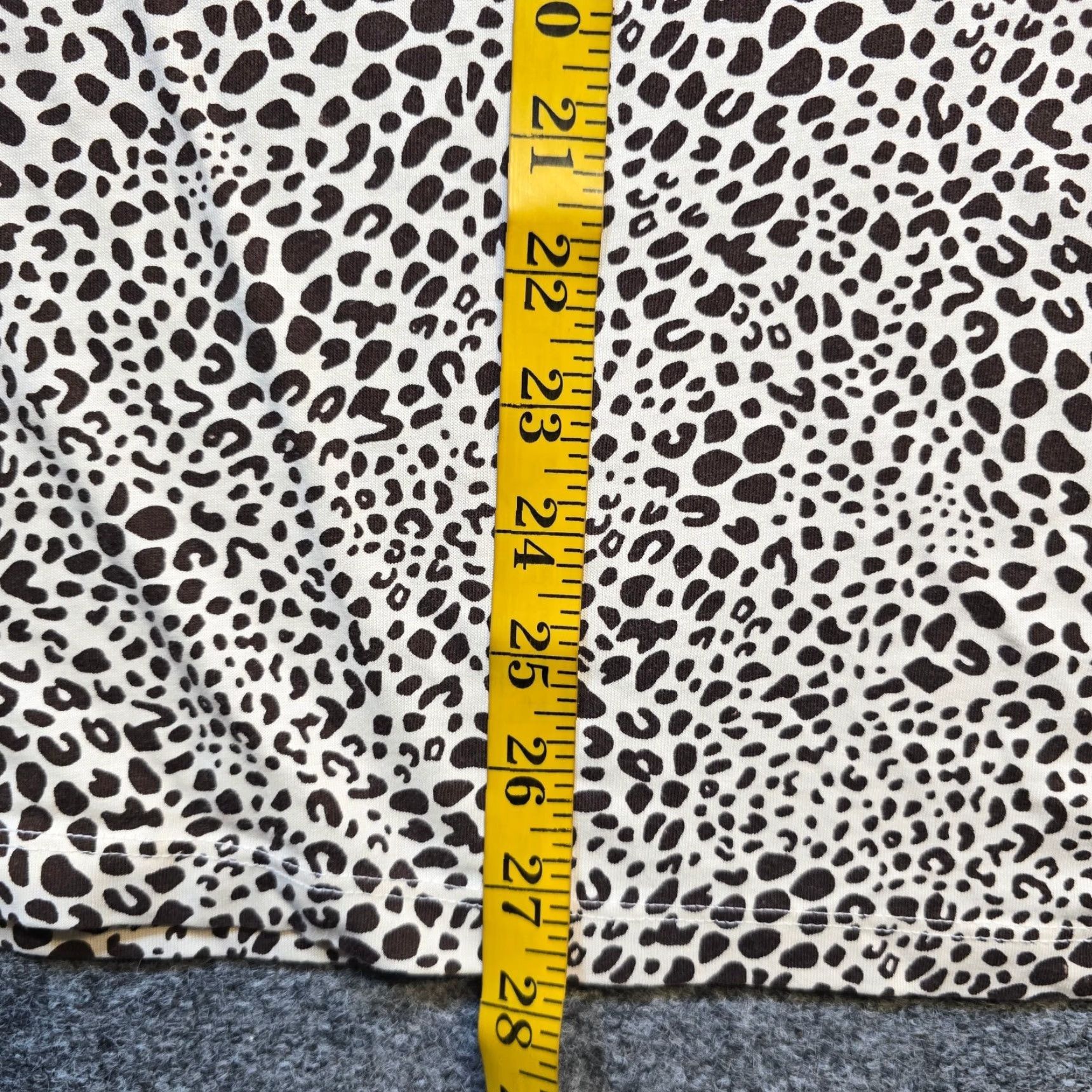 Lands' End Lands' End Top Womens 2X Tan Leopard V Neck Long Sleeve Stretch Casual Basic Shirt Womens Mens? Size XXL / US 16-18 / IT 52-54 - 6 Thumbnail