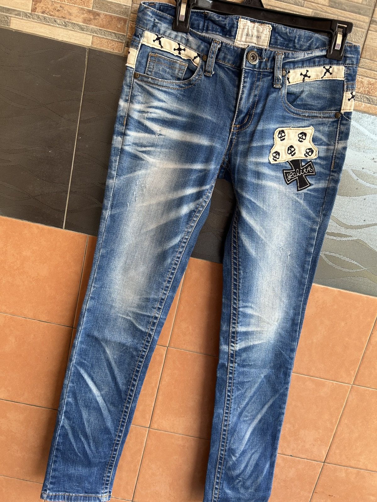 Japanese Brand Distressed Yoshitomo Nara X Lolita Cross Low Rise Jeans Size US 29 - 2 Thumbnail