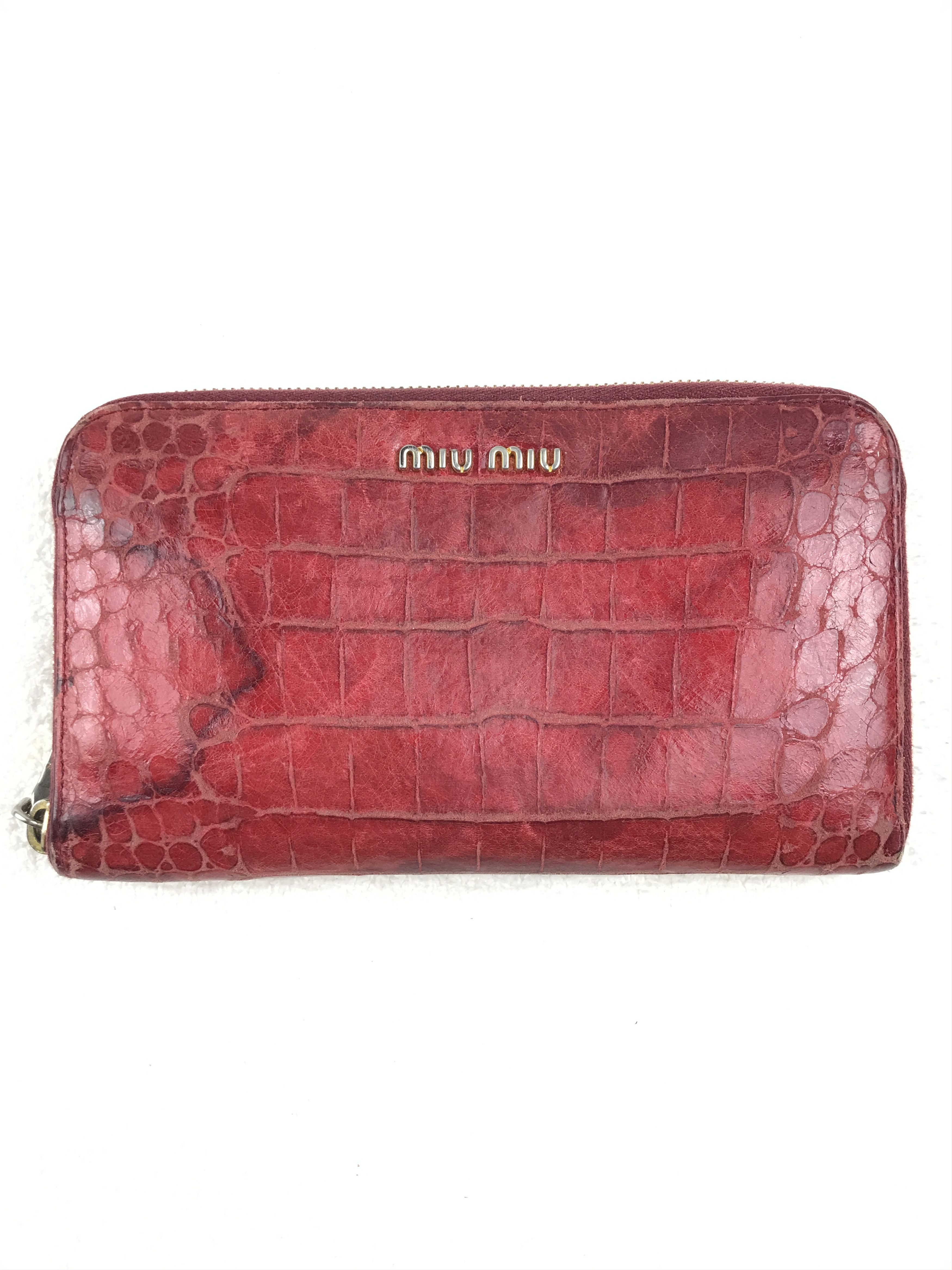 小物 MIU MIU Vintage Embossed Leather Wallet Sell Miu Miu Vintage Embossed Compact Wallet - Green