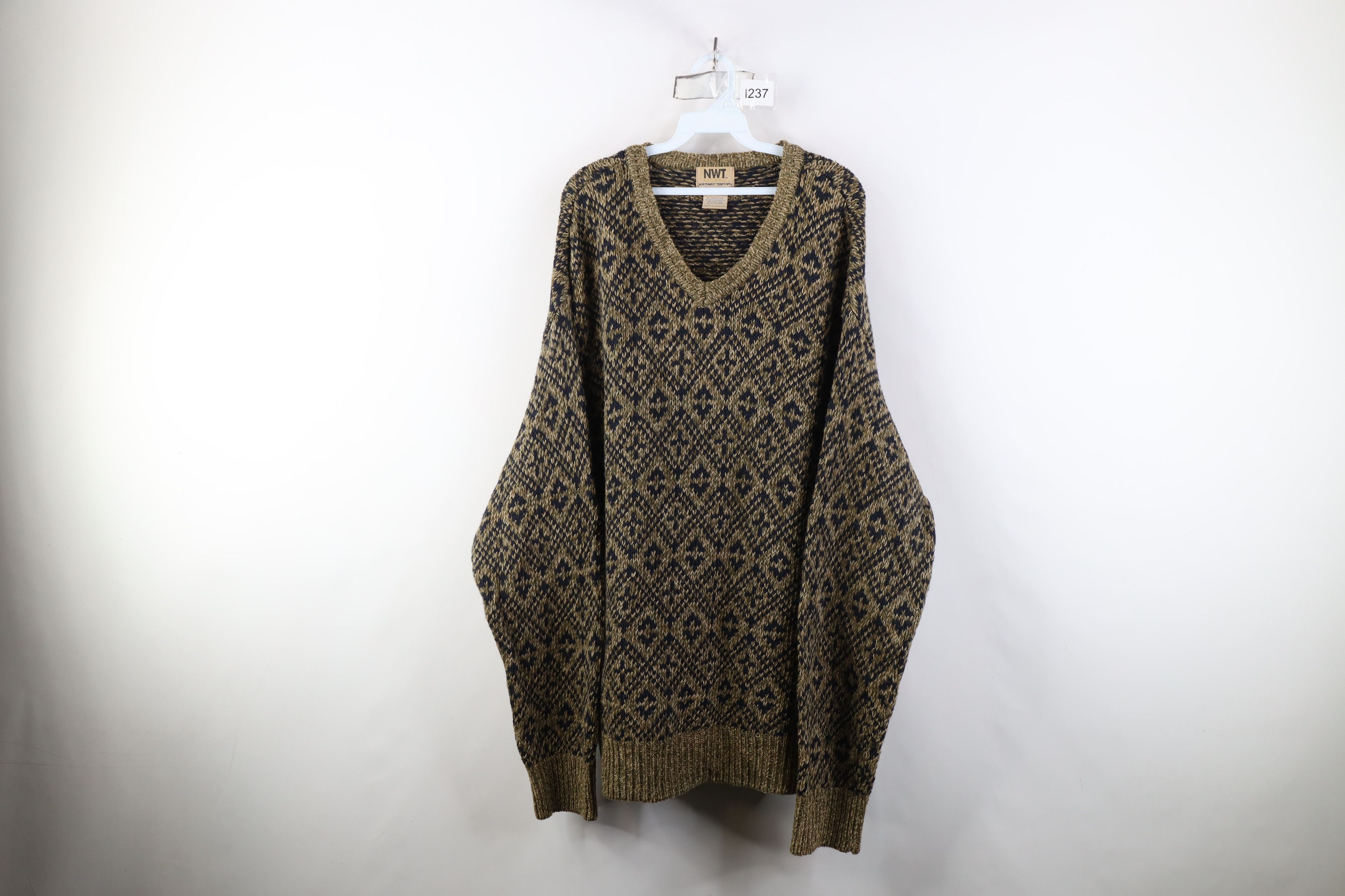 Vintage Vintage 90s Streetwear Blend Fair Isle Knit V-Neck Sweater Size US XL / EU 56 / 4 - 1 Thumbnail
