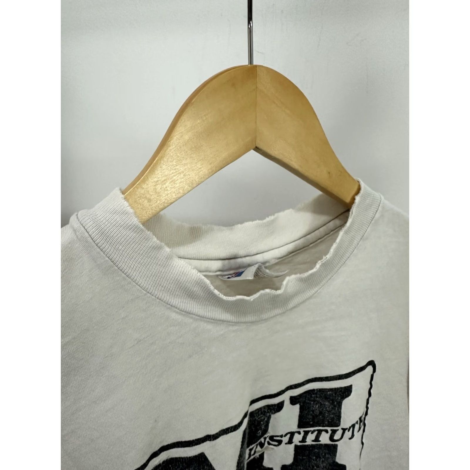 Hanes VTG 80s Hollywood Musicians Institute Hanes Beefy-T Shirt M White Mens Short Sleeve Cotton Thrashed Distressed Grunge Music Decade 80s Size US M / EU 48-50 / 2 - 6 Thumbnail