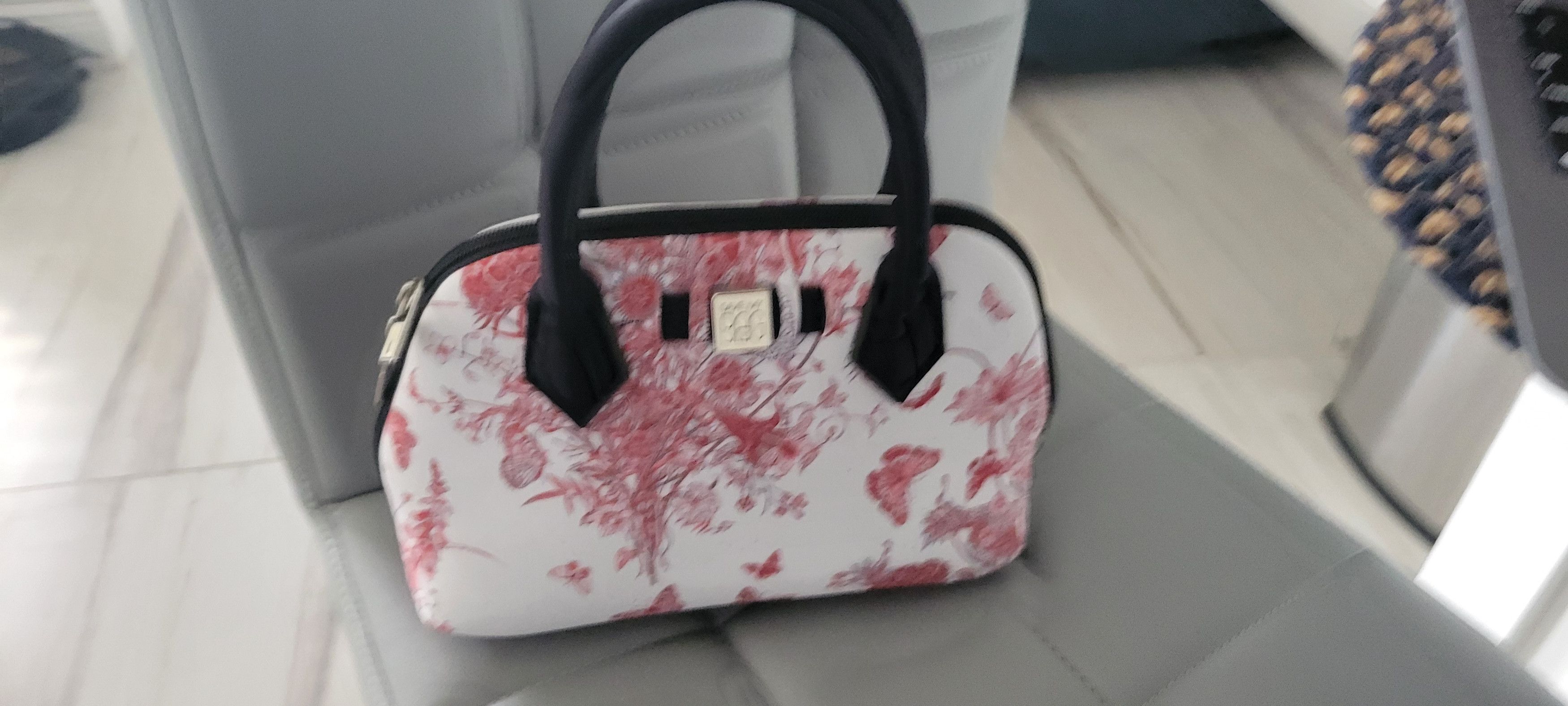 Other Handbag Size ONE SIZE - 1 Thumbnail