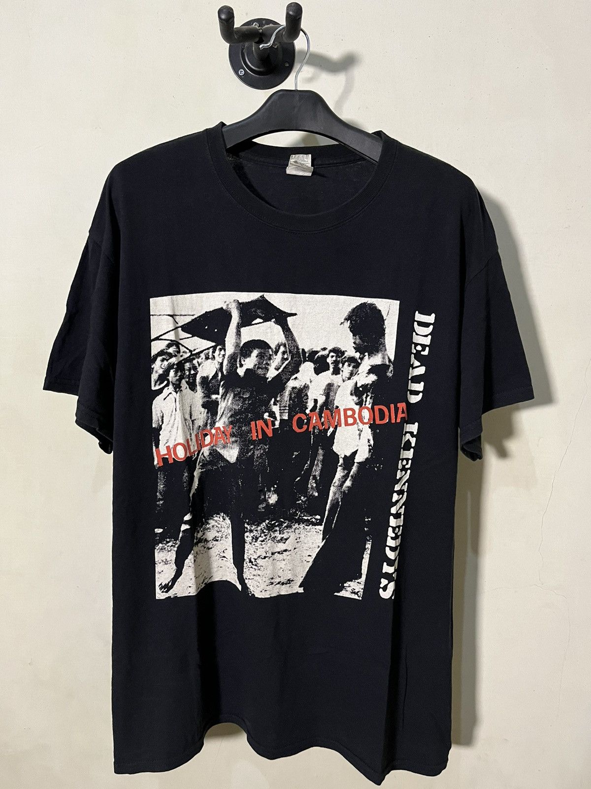 00s RARE Dead Kennedys Holiday In Cambodia Punk Band t-shirt