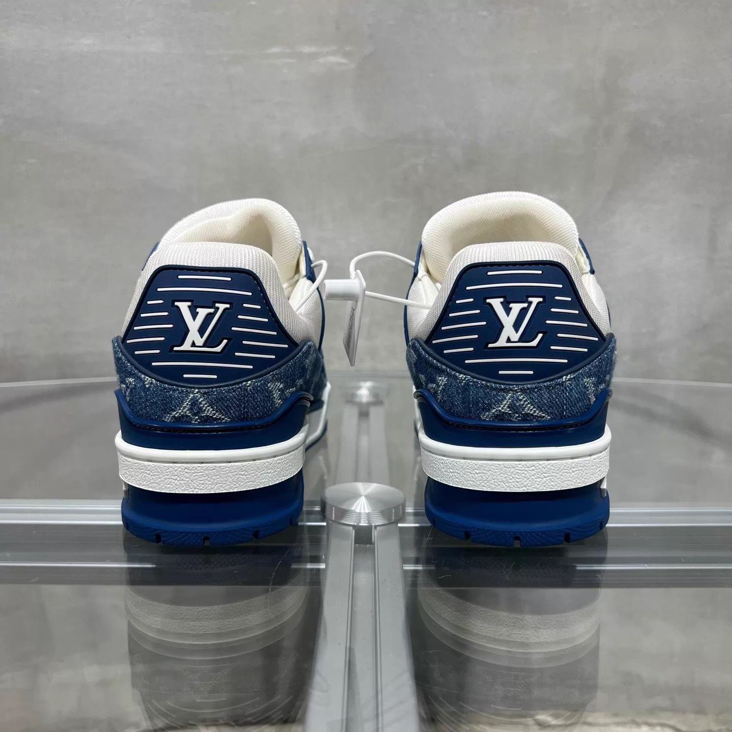 Louis Vuitton LV Trainer White Blue Denim UK2.5 36.5 Size US 6 / IT 36 - 6 Thumbnail