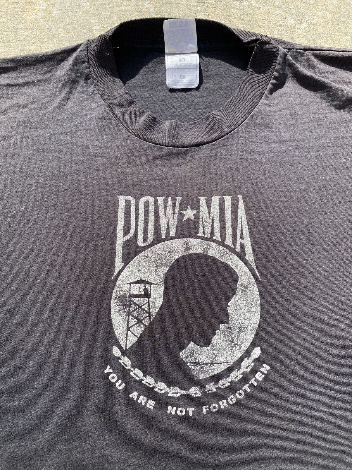 Vintage VINTAGE POW MIA T-Shirt Size US XL / EU 56 / 4 - 2 Thumbnail