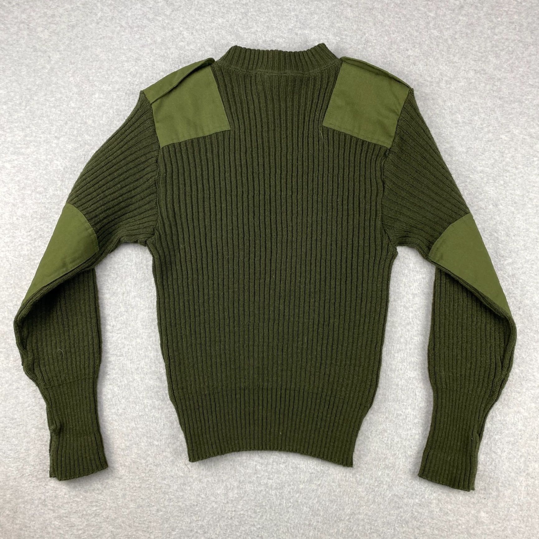 Vintage DSCP Wool Sweater Mens 36 Green US Military Valor Collection Logo Pullover Crew Neck All Seasons Knit Wool Regular Size US M / EU 48-50 / 2 - 5 Thumbnail