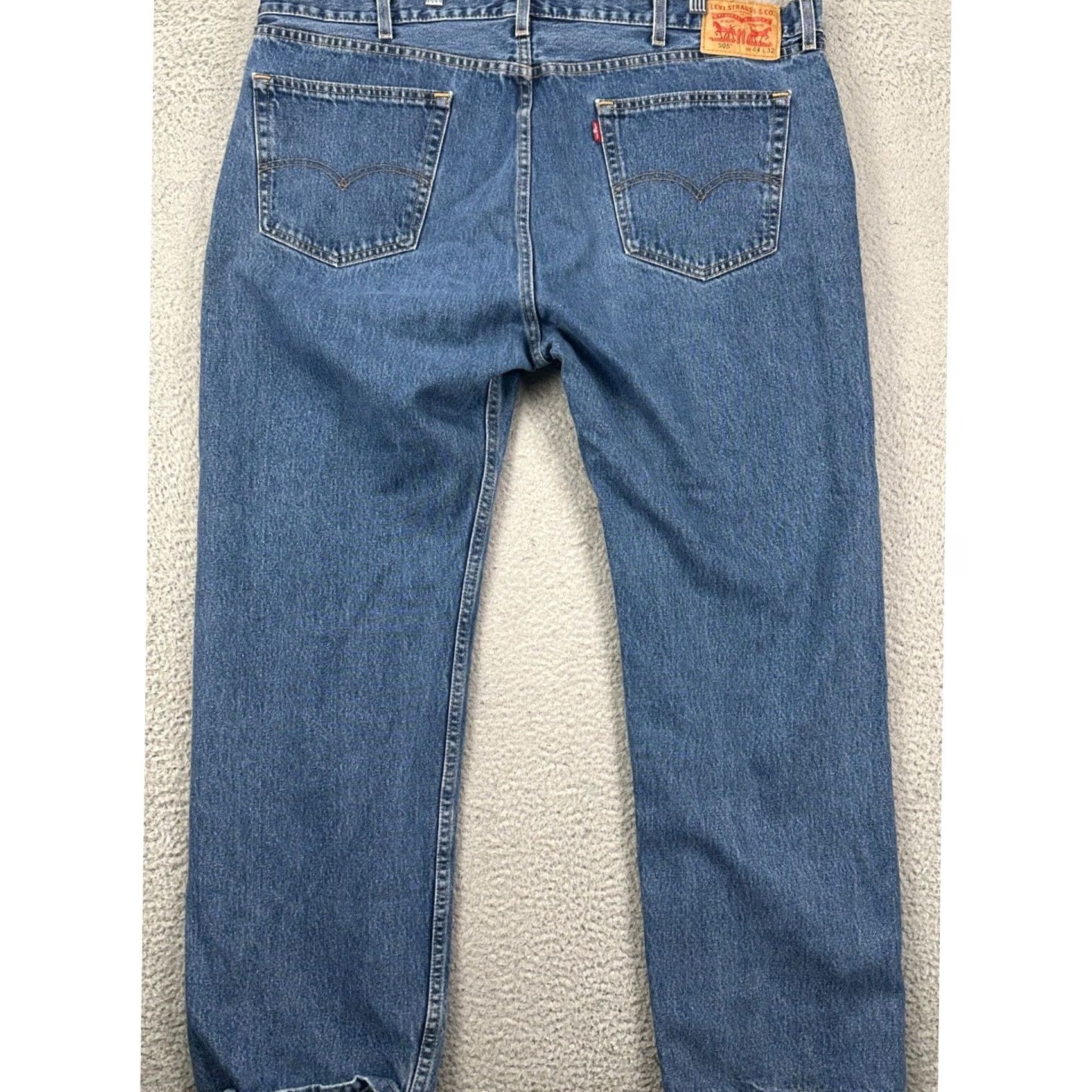 Levi's Levi's 505 Jeans Straight Men 44X32 Medium Denim 5-Pocket Relaxed Button Fly Blue Medium Wash EUC Size US 44 / EU 60 - 2 Thumbnail