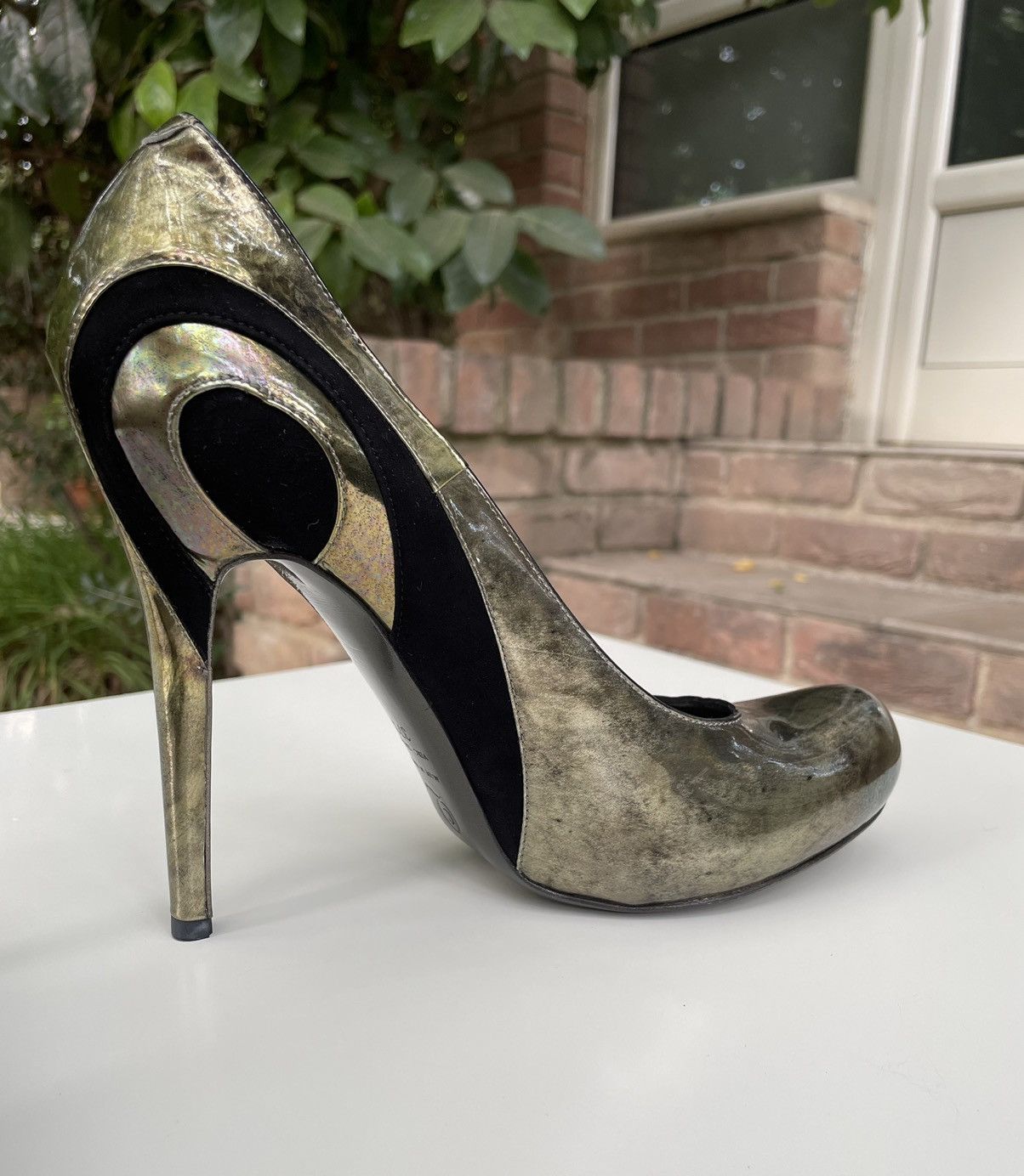 Alexander McQueen Ultra rare iconic runway Alexander McQueen heels Size US 7.5 / IT 37.5 - 1 Thumbnail