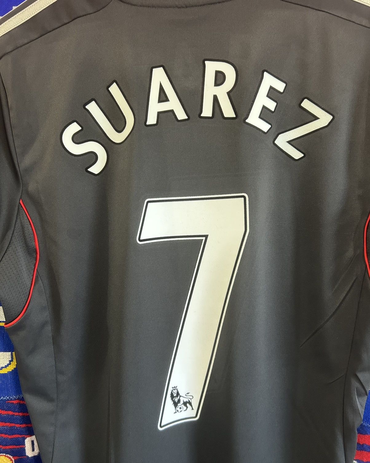 Adidas Liverpool 2011-2012 Luis Suarez shier Size US M / EU 48-50 / 2 - 8 Thumbnail