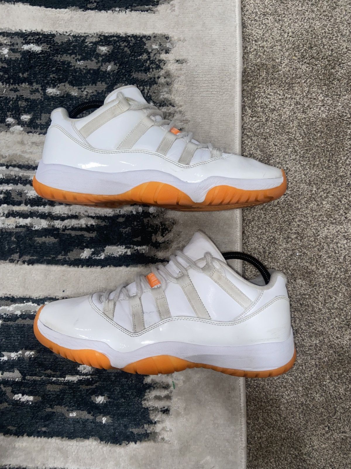 Jordan store 11 Low citrus sz 4y