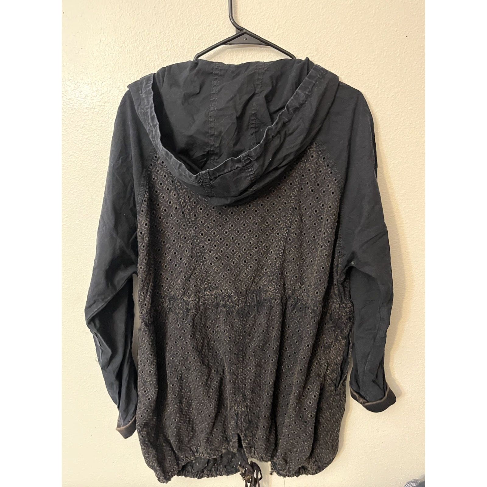 Free People VINTAGE Free People Black Cotton Hooded Parka Jacket Womens Medium Casual Travel Size M / US 6-8 / IT 42-44 - 2 Thumbnail