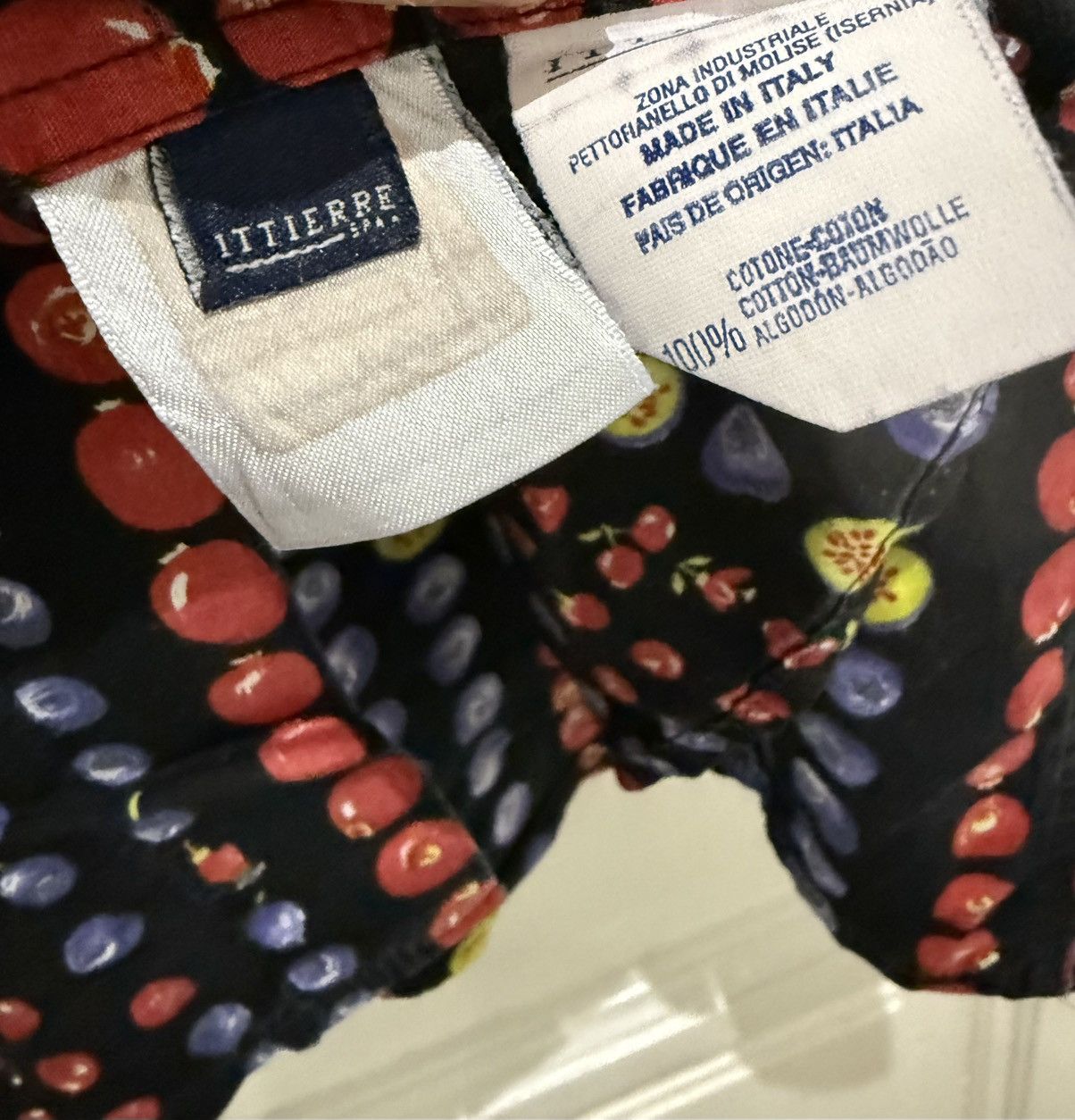 Versace Versace fruit collection 90s vintage shirt Size US XXL / EU 58 / 5 - 6 Thumbnail