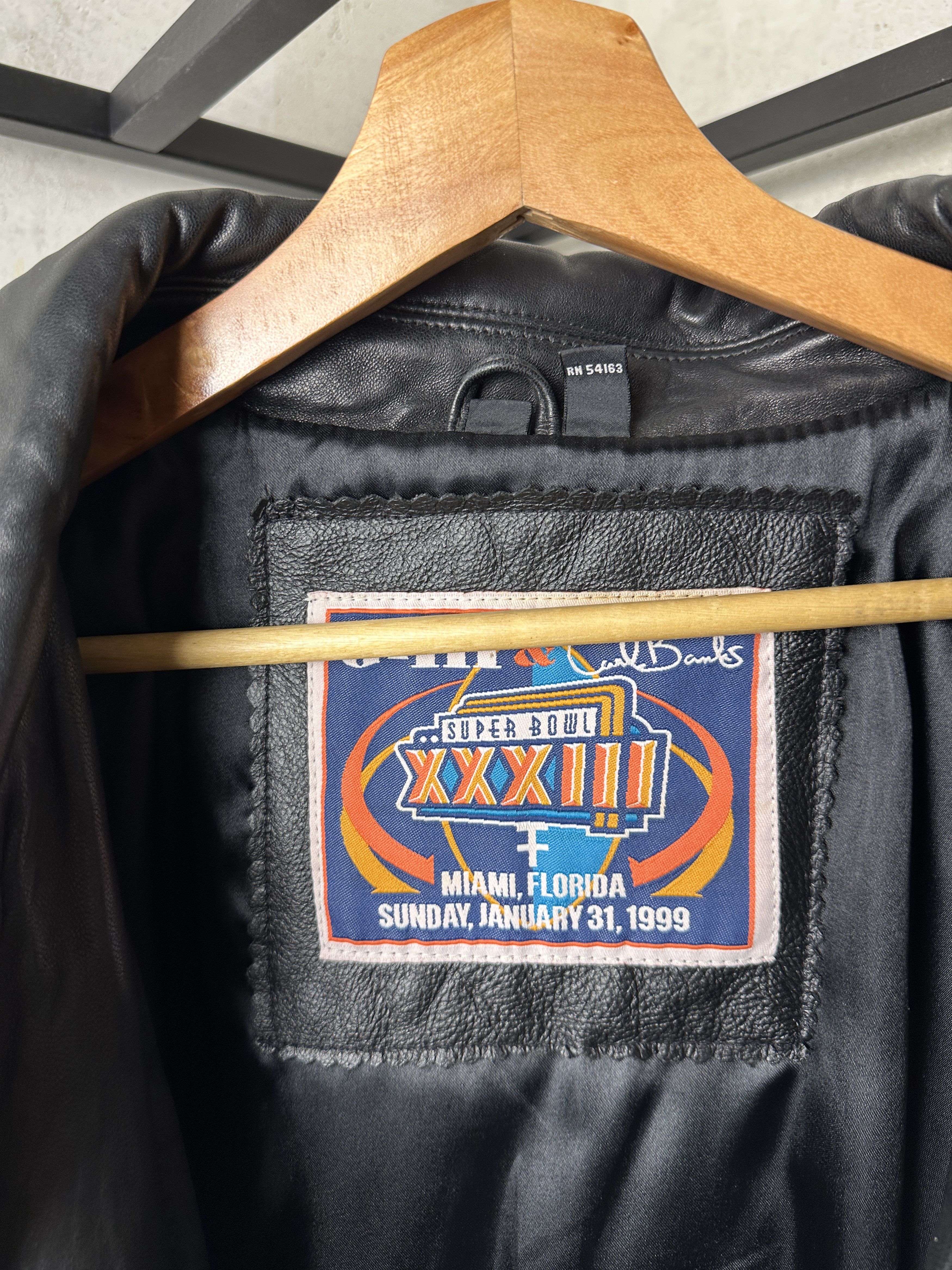 Genuine Leather 1999 Miami Super Bowl Genuine Leather Black Bomber Jacket Size US L / EU 52-54 / 3 - 6 Thumbnail