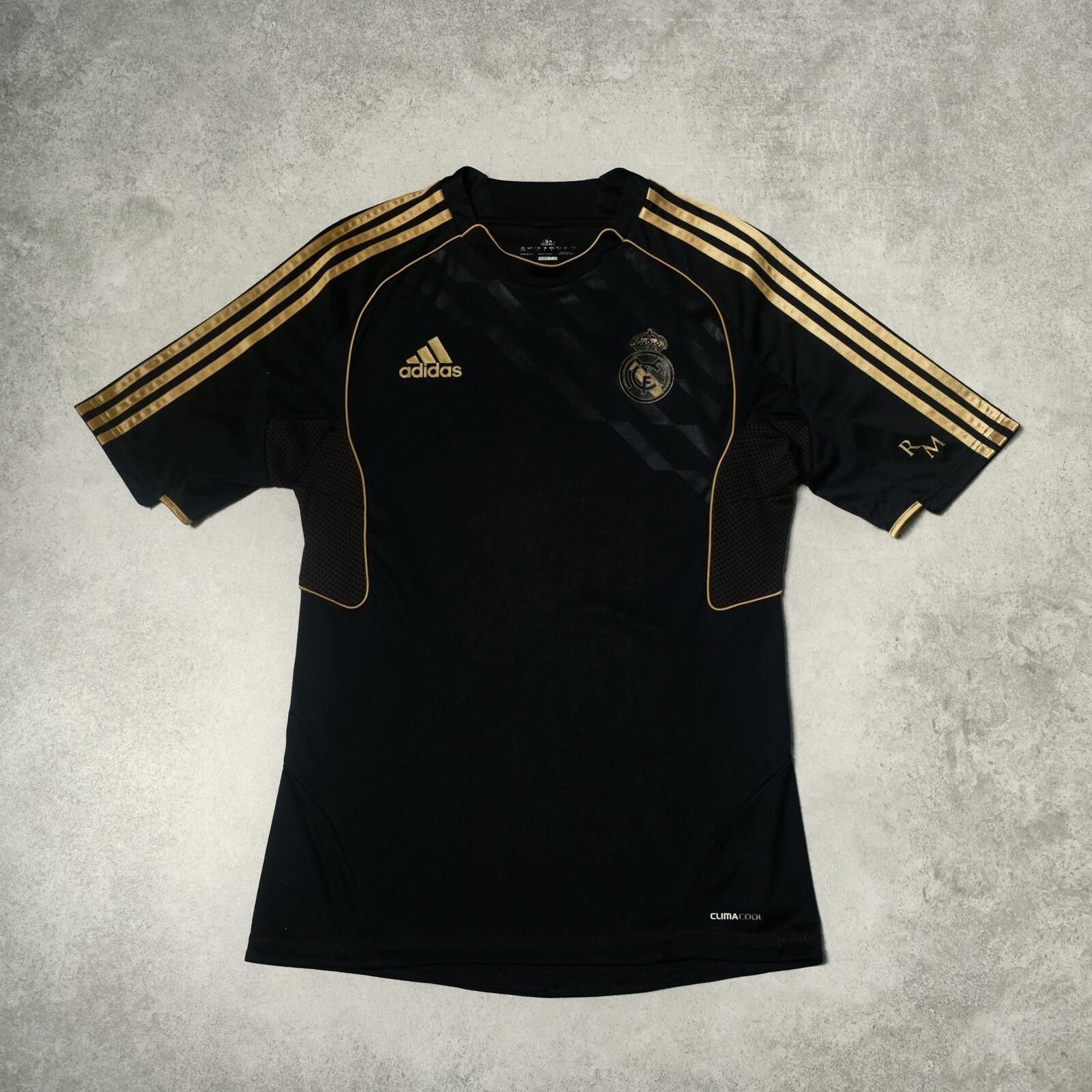 Adidas 2011/12 Real Madrid Training Shirt Adidas (M/L) Size US M / EU 48-50 / 2 - 1 Thumbnail