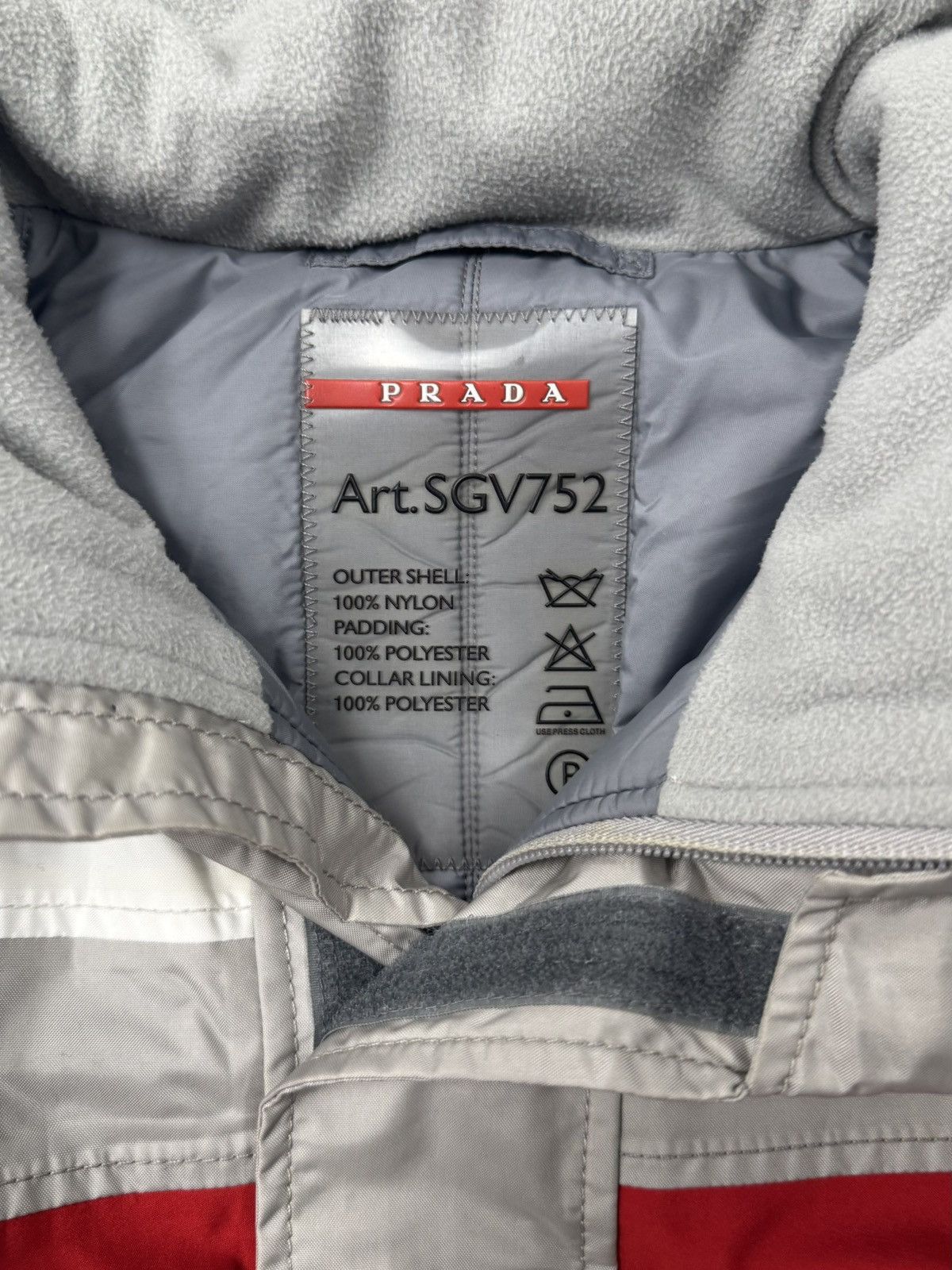 Prada 90s Vintage Prada Sport ‘Ski Team’ Waterproof Shell Jacket Size US L / EU 52-54 / 3 - 3 Thumbnail