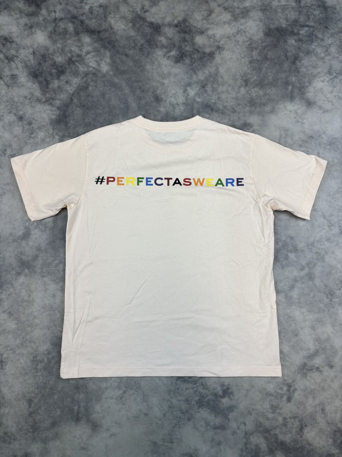 Designer Marc Jacobs Perfect T shirt Pride Rainbow Exclusive Cream Size US L / EU 52-54 / 3 - 3 Thumbnail