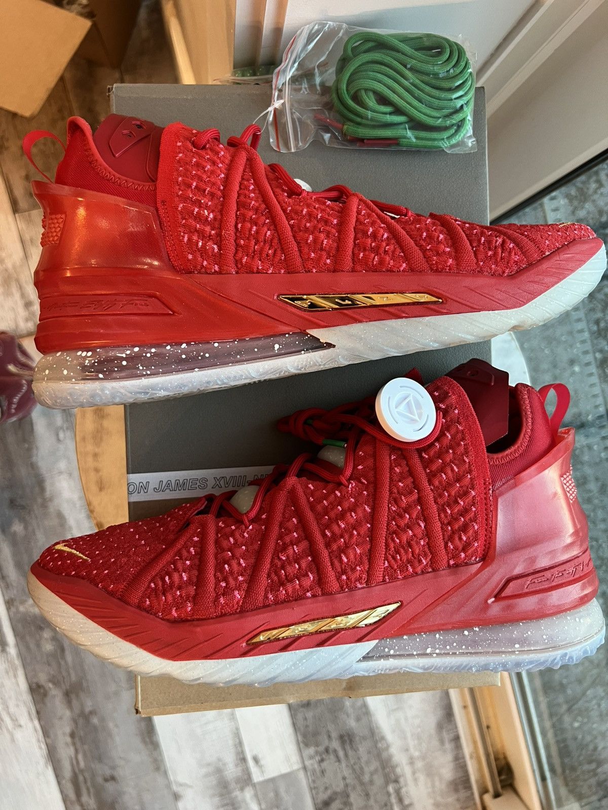 Nike Nike LeBron 18 X-Mas Christmas in LA size 12 Size US 12 / EU 45 - 6 Thumbnail