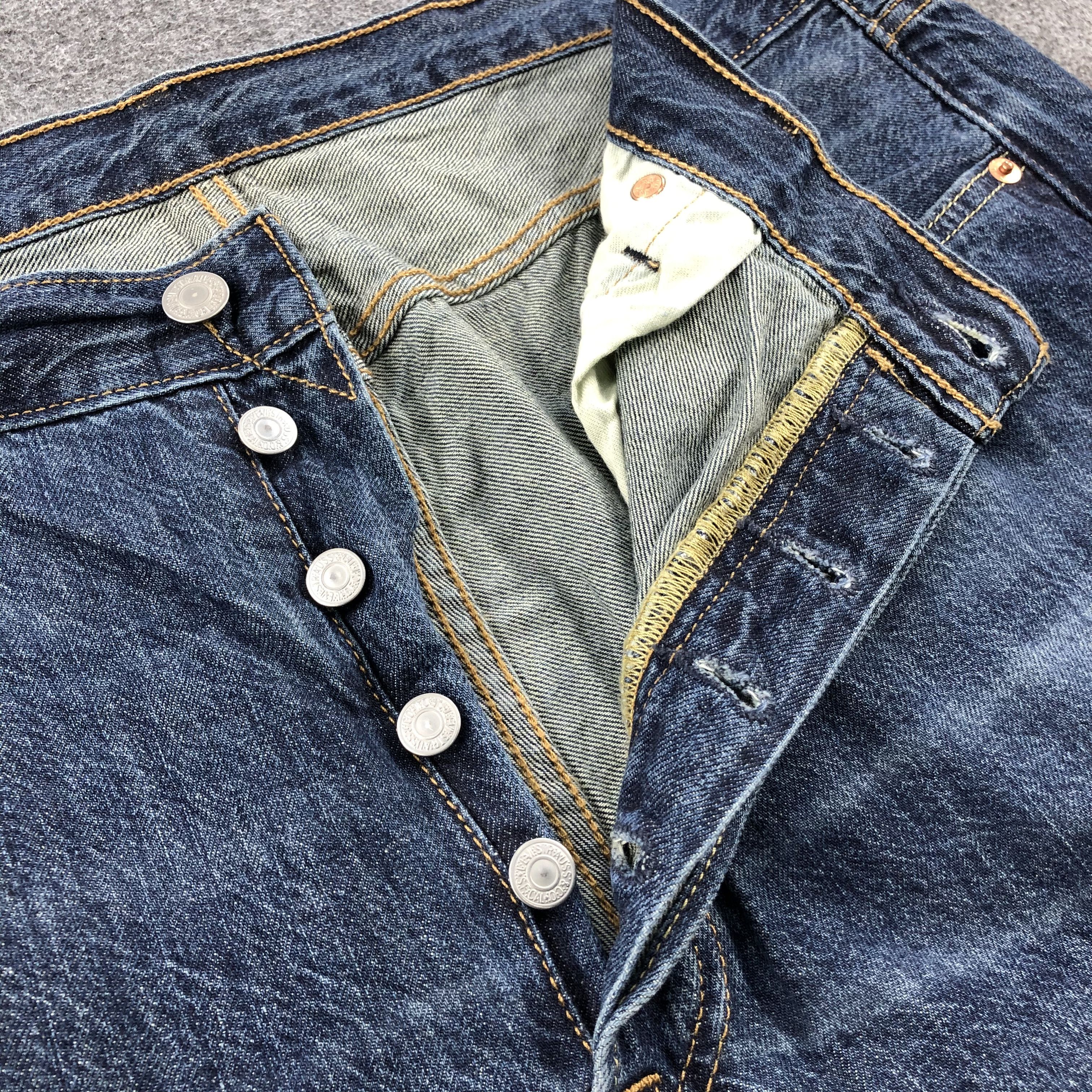 Levi's × Vintage Vintage Blue Wash Levis 501 Jeans-JM1739 Size US 37 - 7 Thumbnail